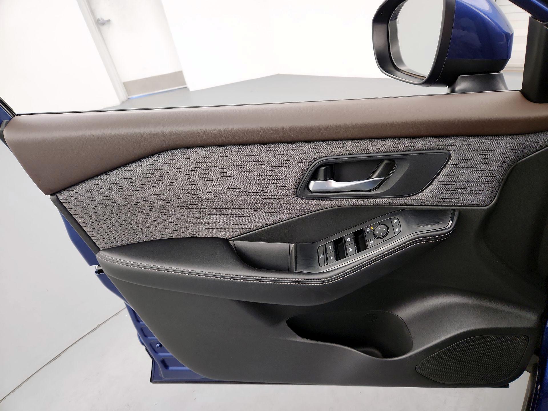 Thumbnail: 2023 Nissan Rogue - 12