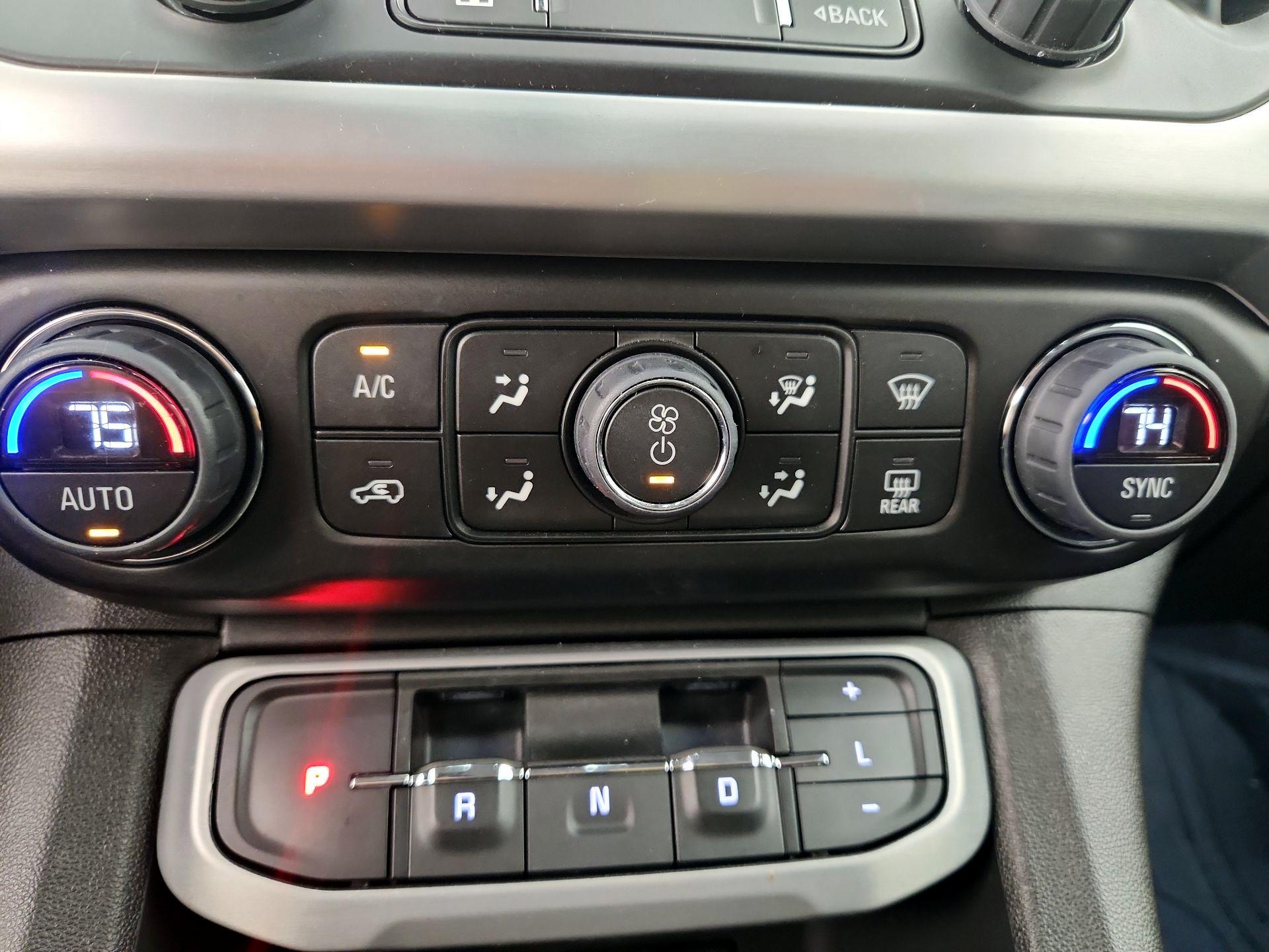 Thumbnail: 2023 GMC Acadia - 16