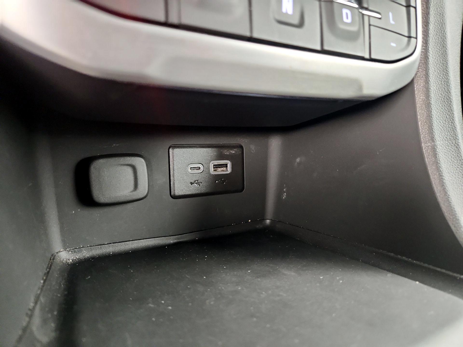 Thumbnail: 2023 GMC Acadia - 18