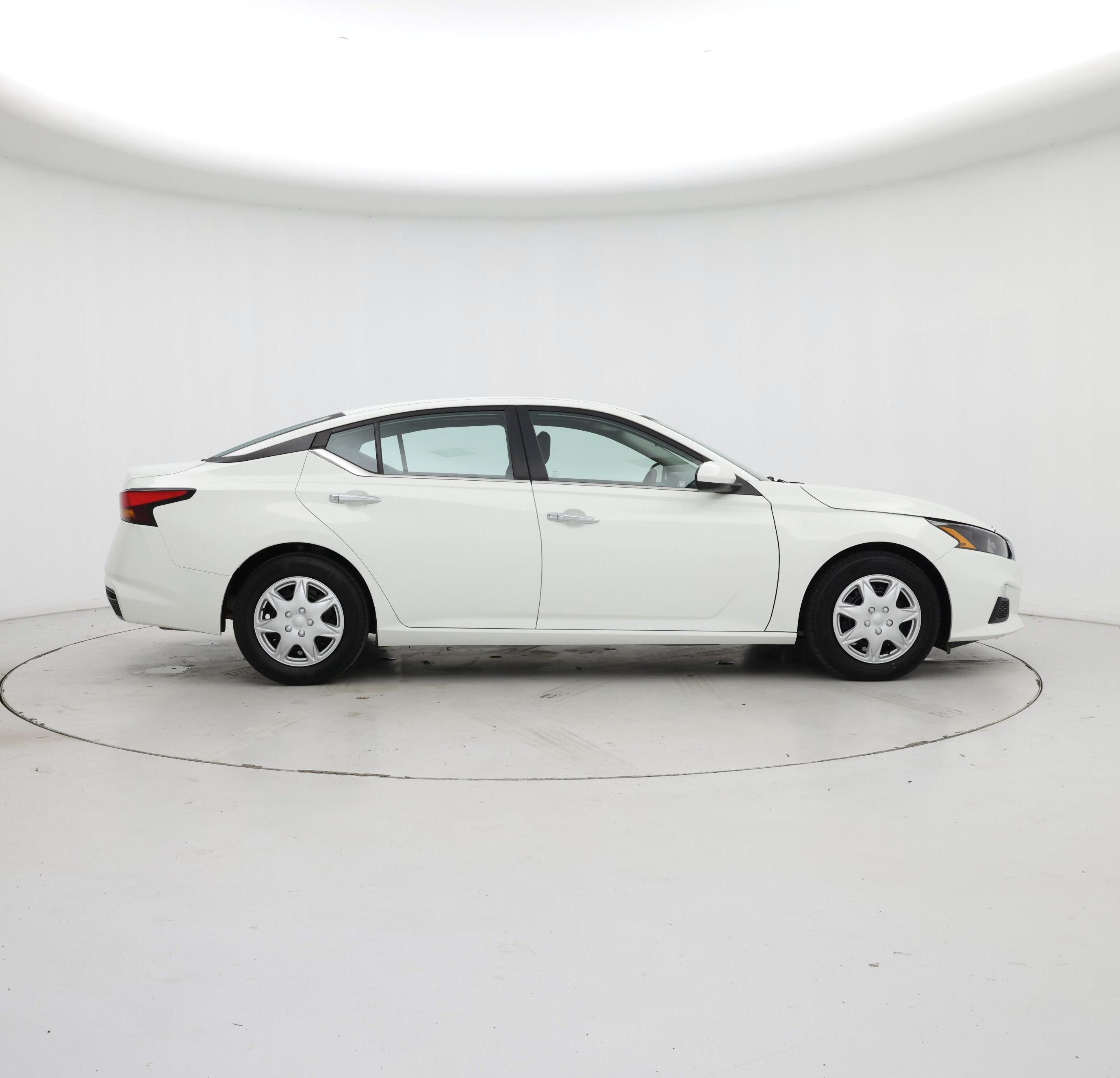 Thumbnail: 2022 Nissan Altima - 7