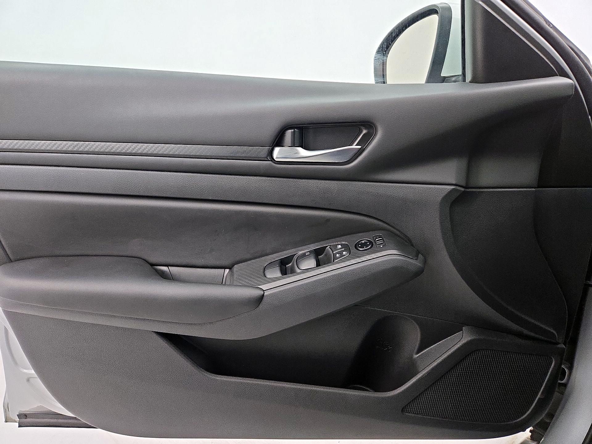 Thumbnail: 2022 Nissan Altima - 12