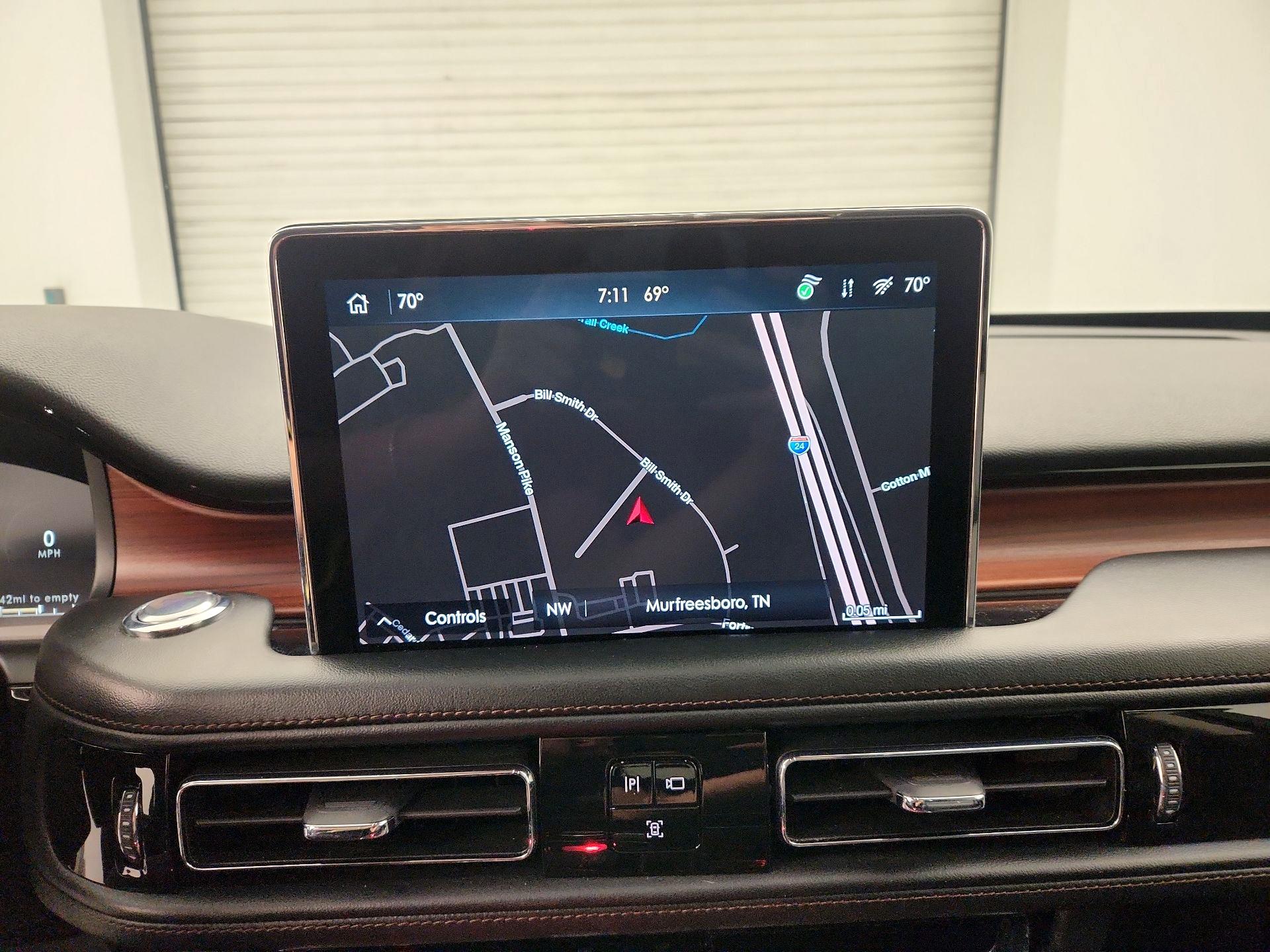 Thumbnail: 2022 Lincoln Aviator - 14