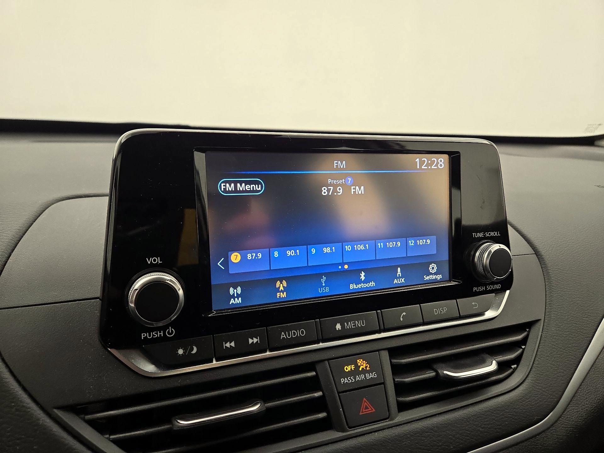 Thumbnail: 2022 Nissan Altima - 15