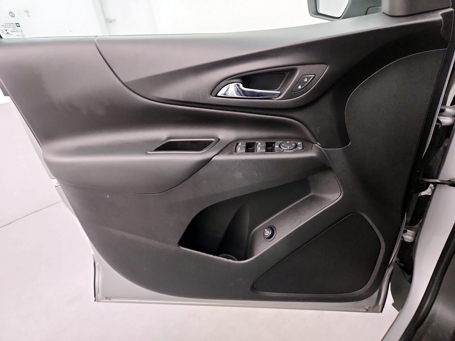 Thumbnail: 2022 Chevrolet Equinox - 12