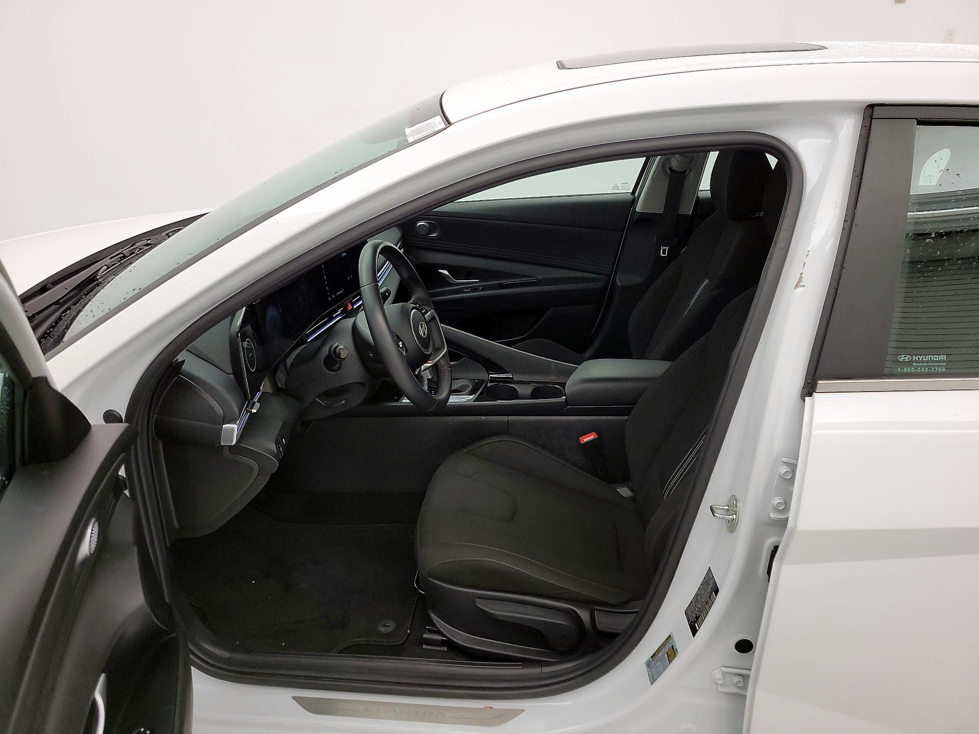 Thumbnail: 2024 Hyundai Elantra - 11