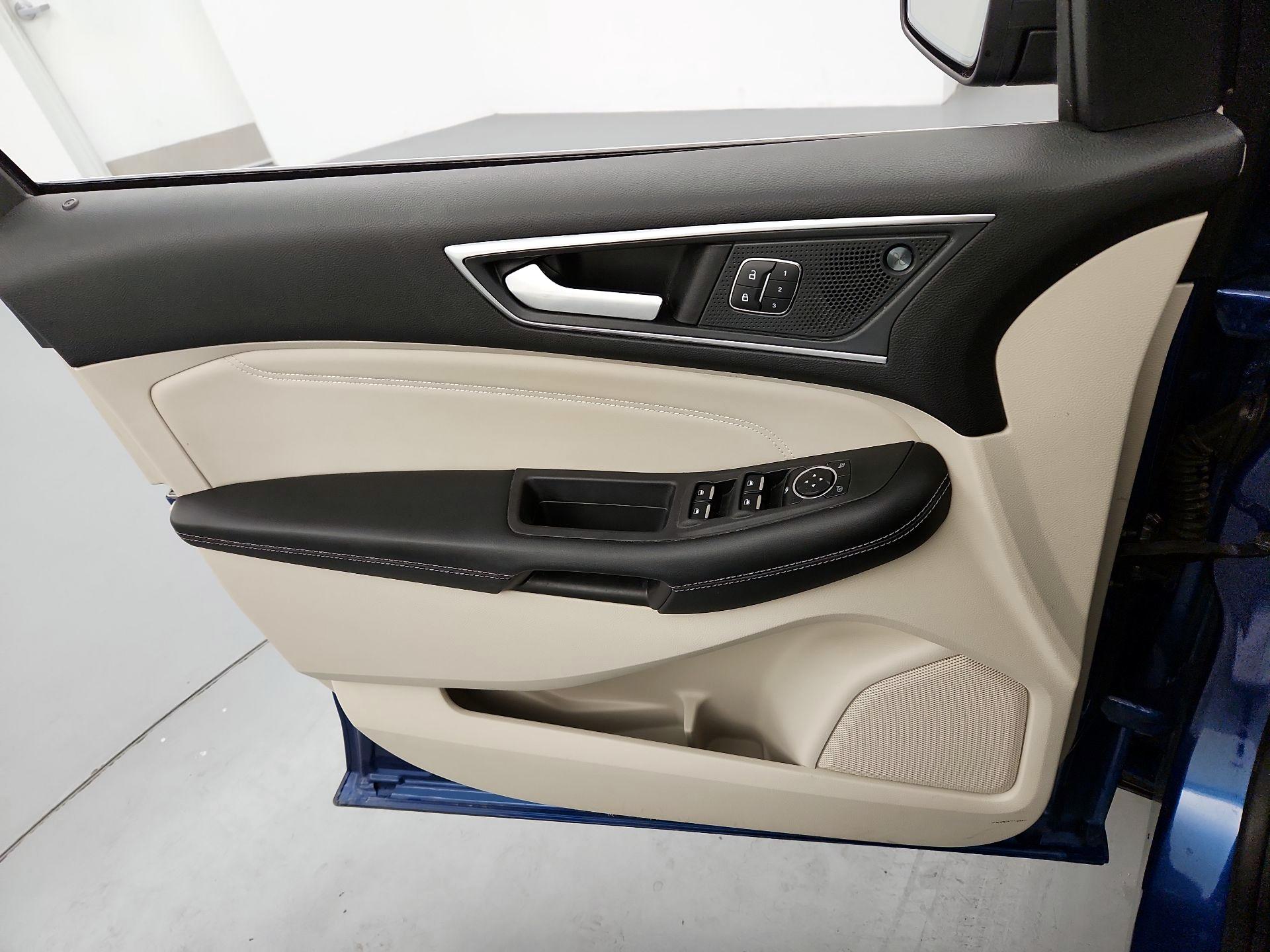 Thumbnail: 2022 Ford Edge - 12