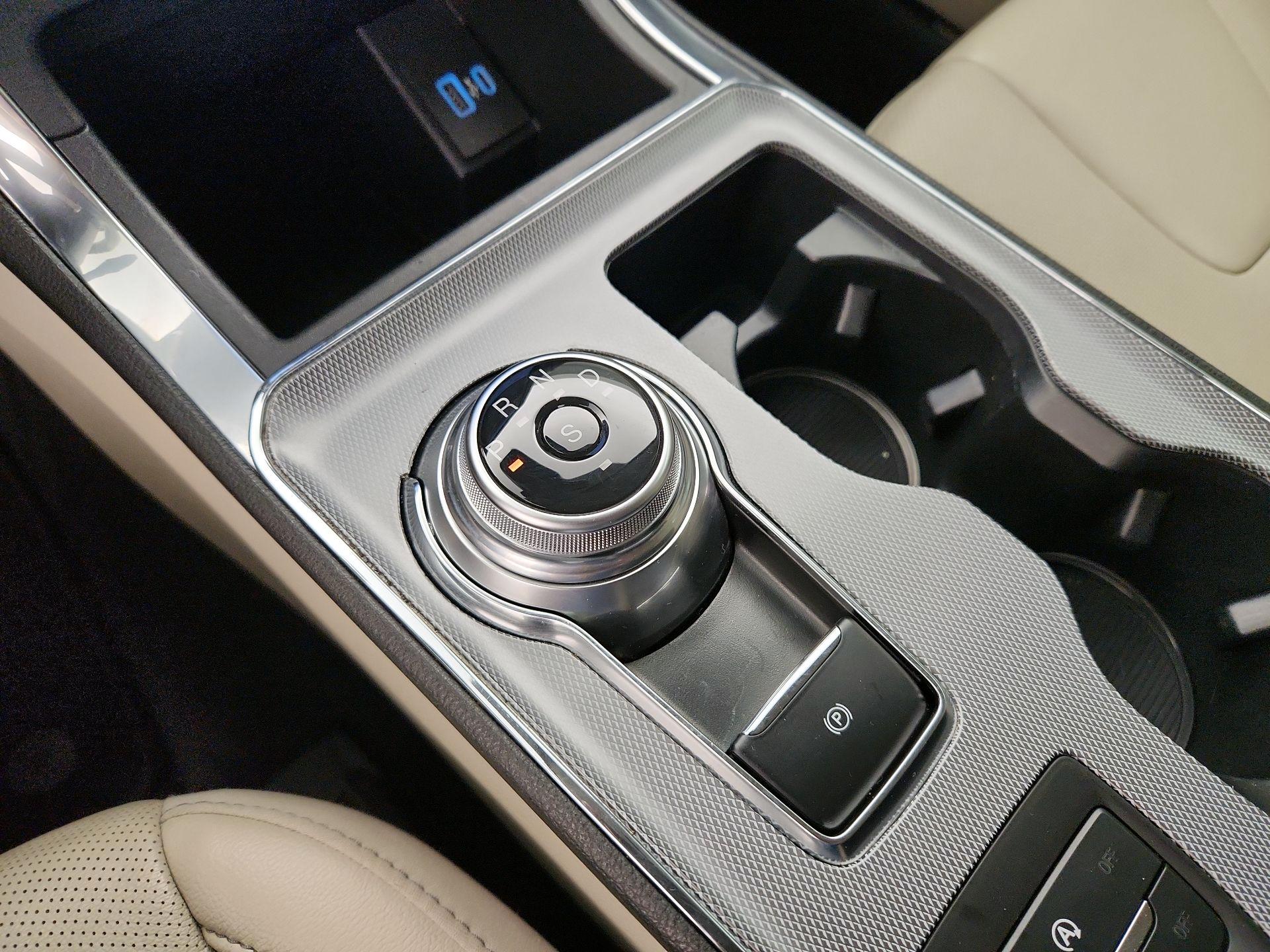 Thumbnail: 2022 Ford Edge - 17