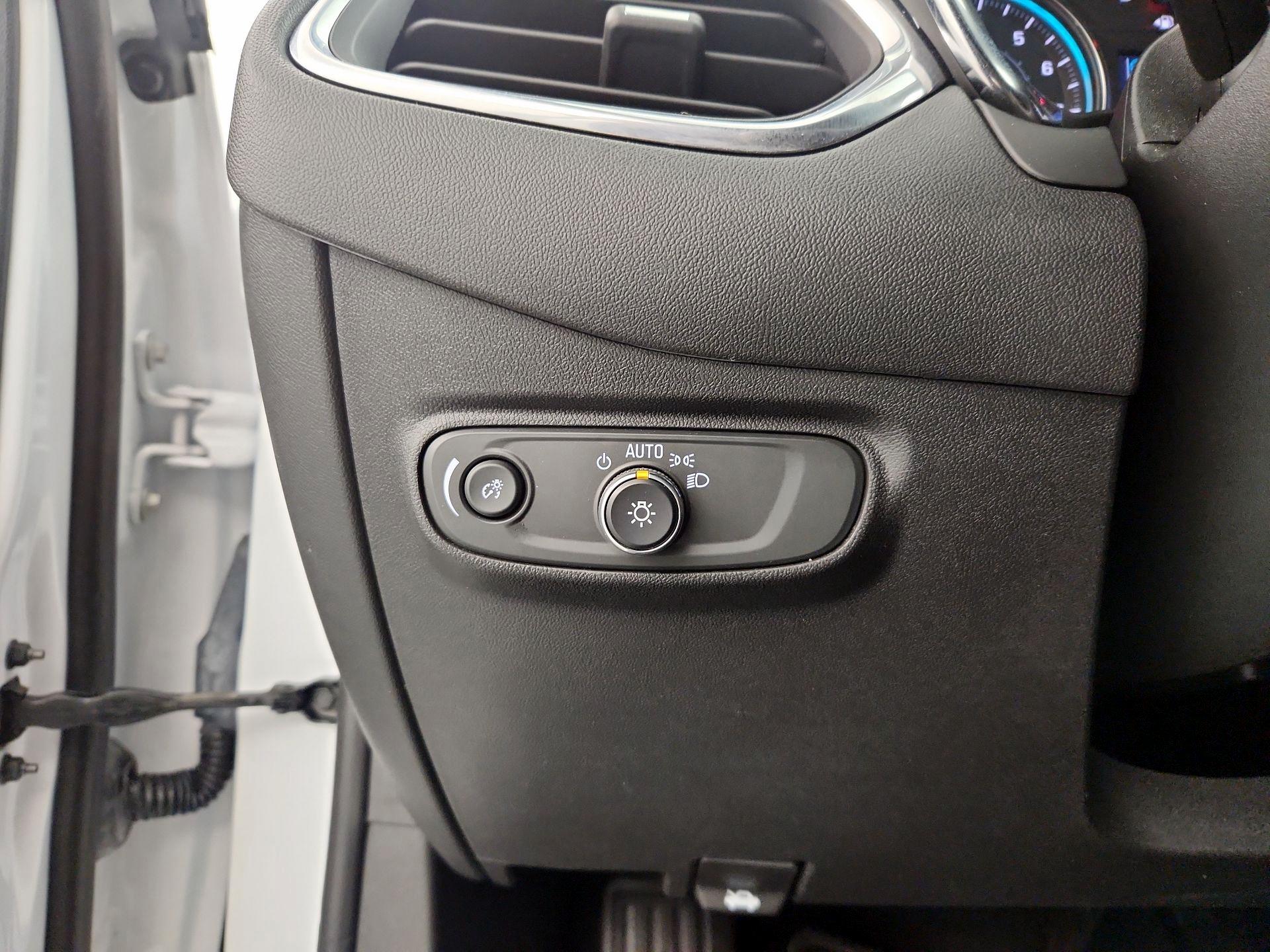 Thumbnail: 2022 Chevrolet Equinox - 13