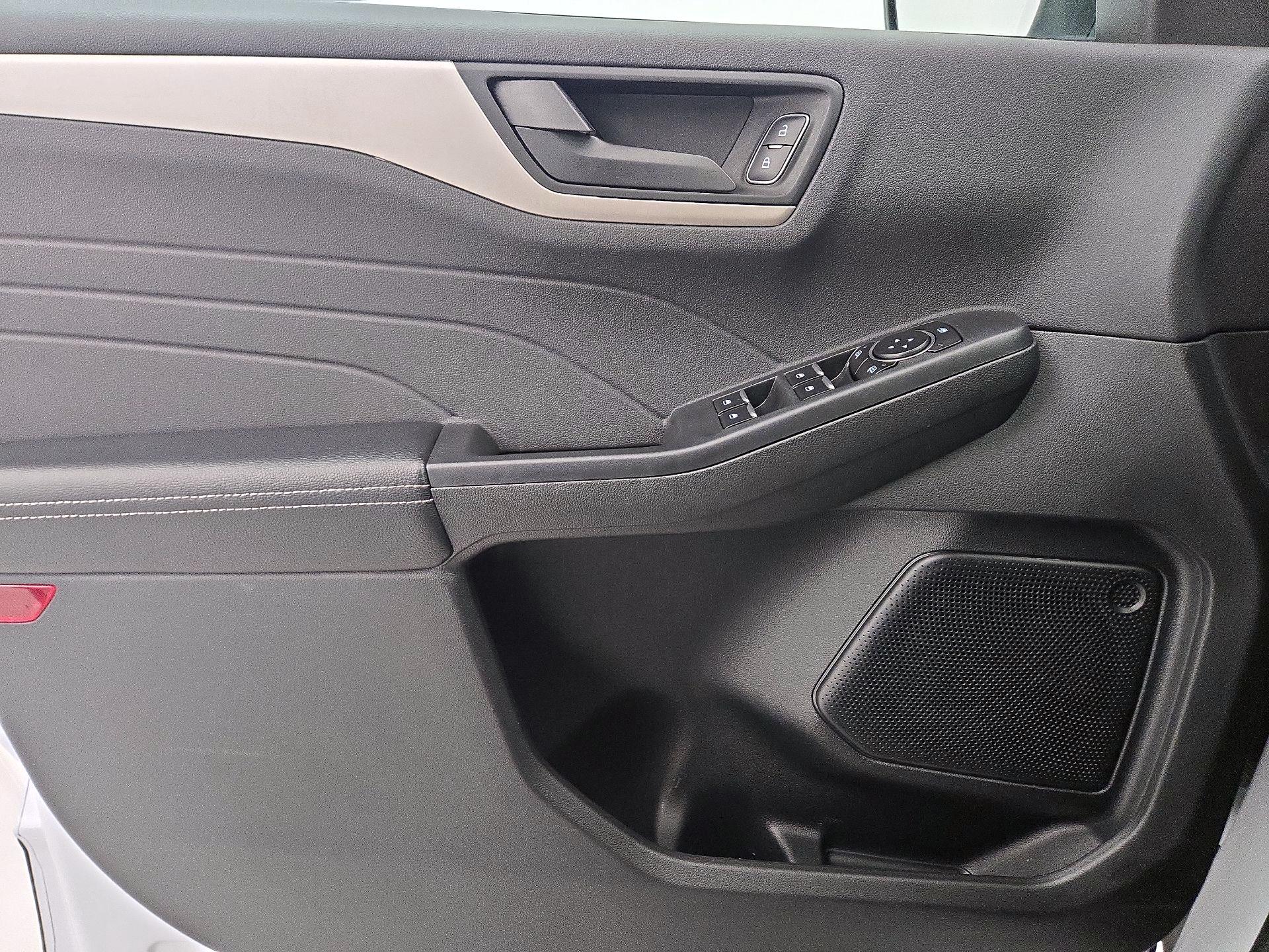 Thumbnail: 2022 Ford Escape - 12