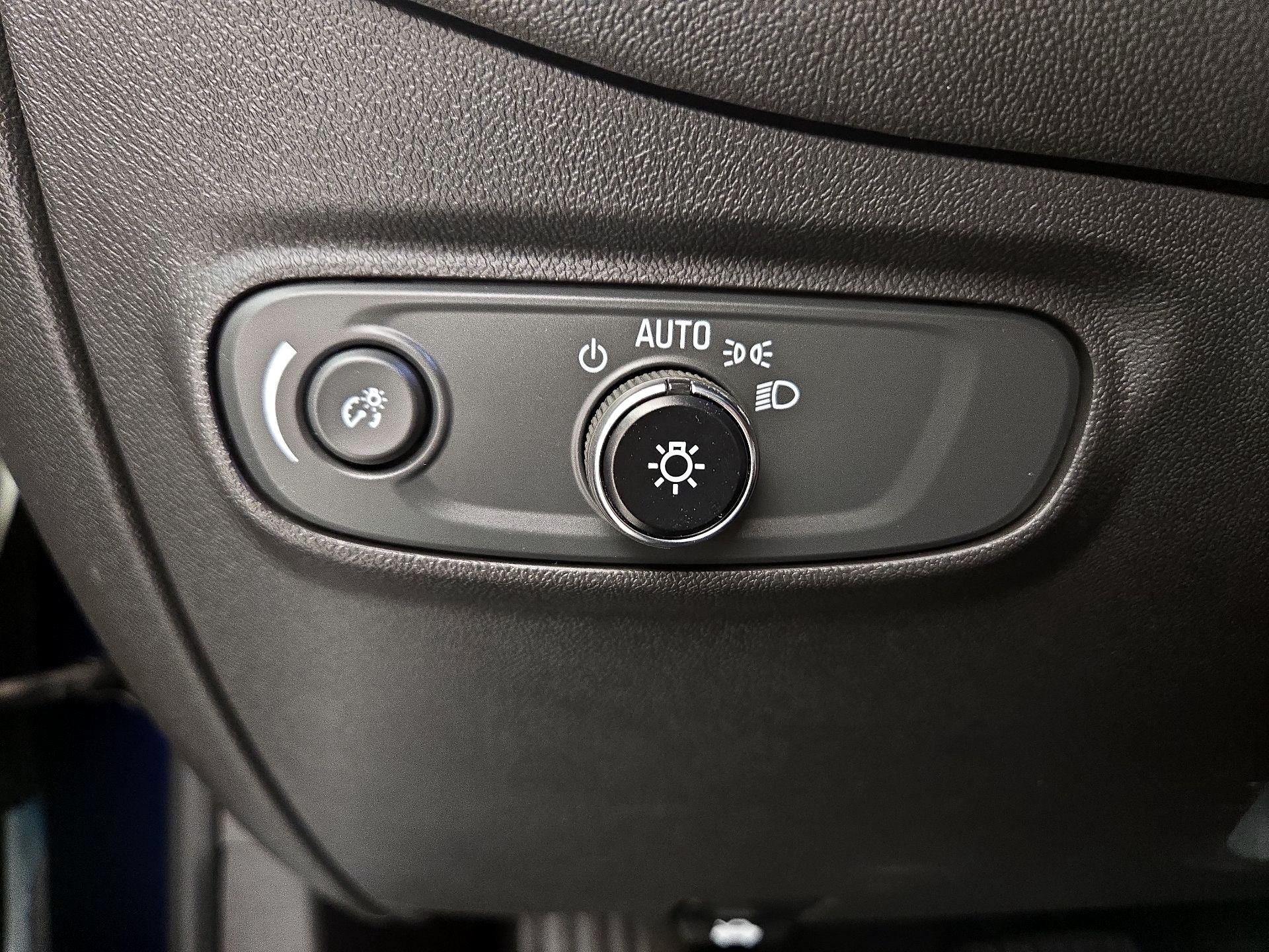 Thumbnail: 2022 Chevrolet Equinox - 13