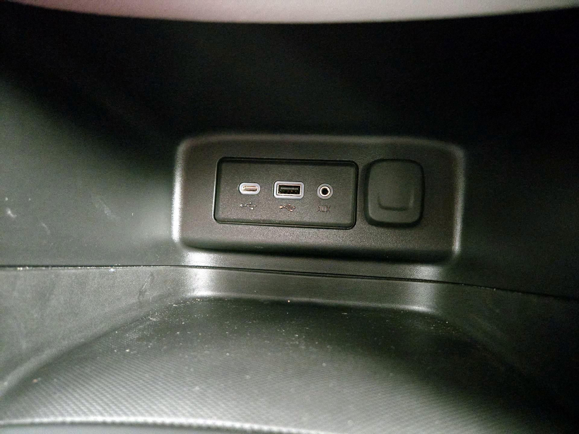 Thumbnail: 2022 Chevrolet Equinox - 18