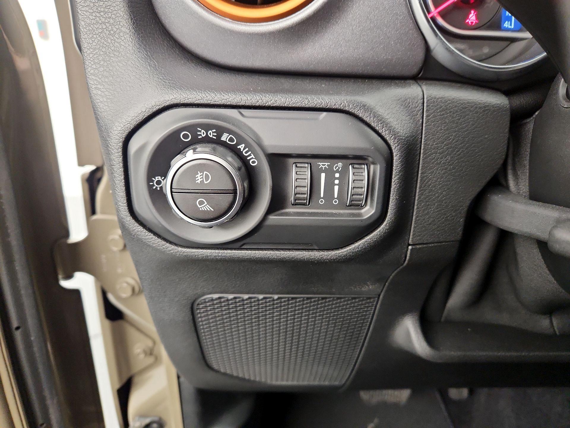 Thumbnail: 2020 Jeep Gladiator - 13