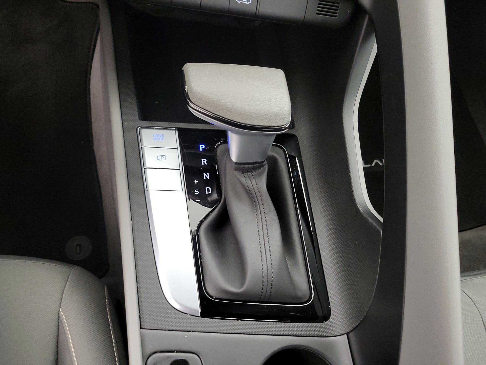 Thumbnail: 2023 Hyundai Elantra - 17