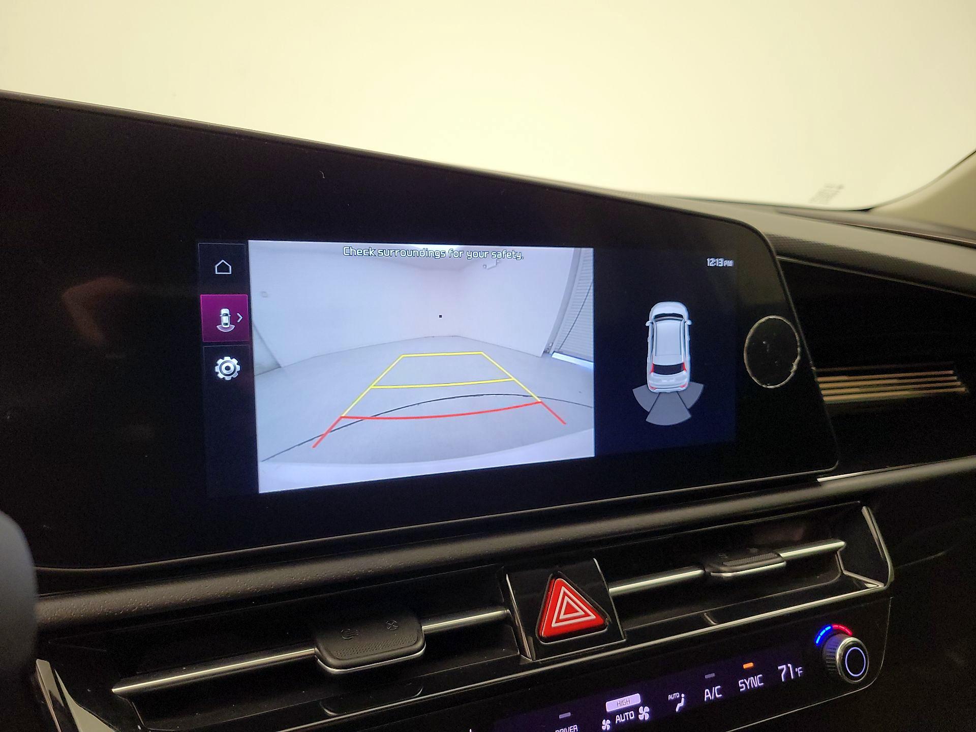 Thumbnail: 2023 Kia Niro - 15