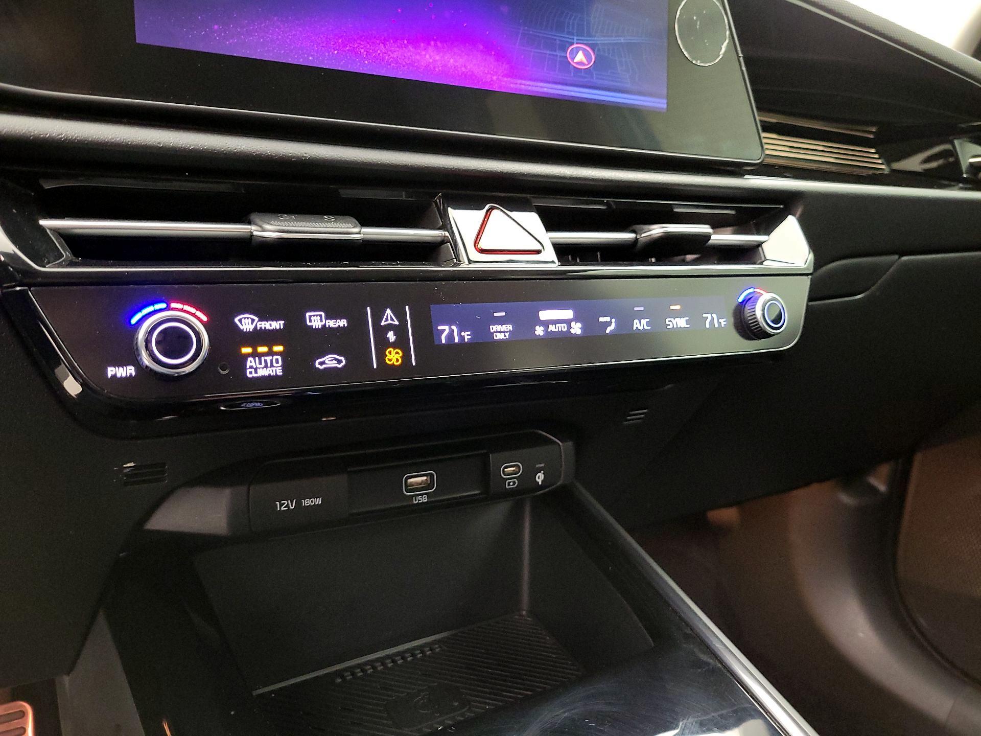 Thumbnail: 2023 Kia Niro - 17