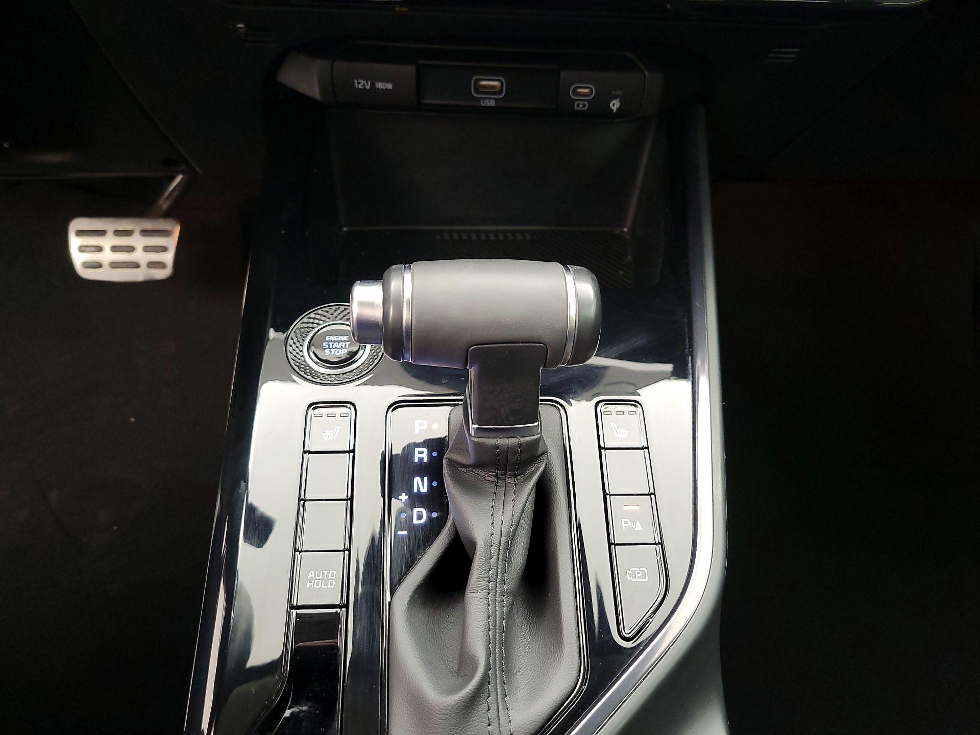 Thumbnail: 2023 Kia Niro - 18