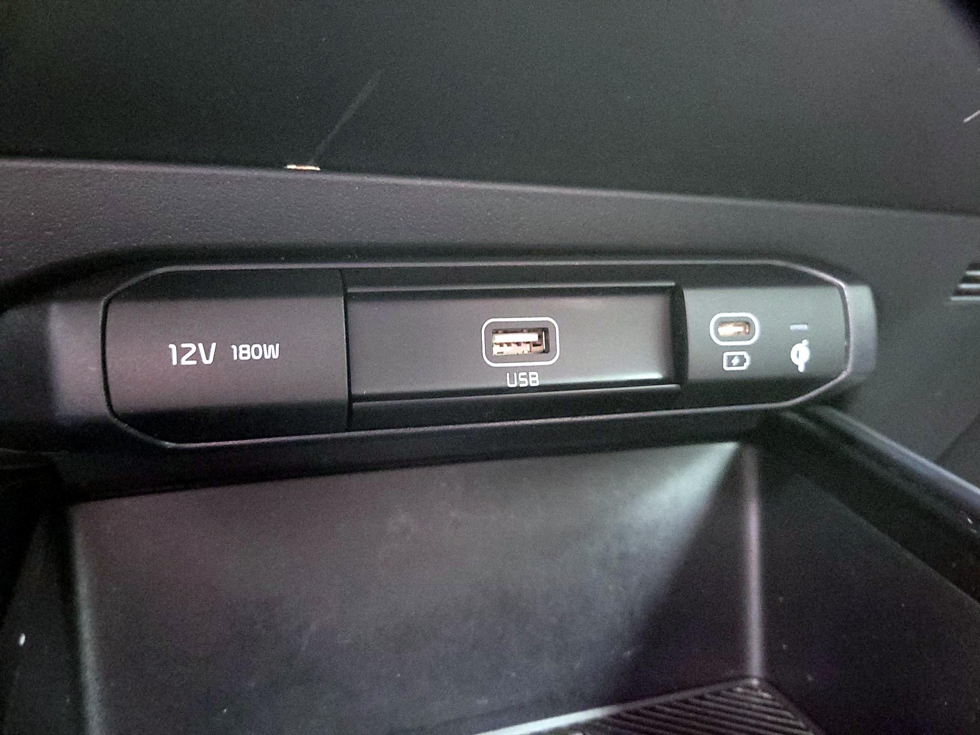 Thumbnail: 2023 Kia Niro - 19