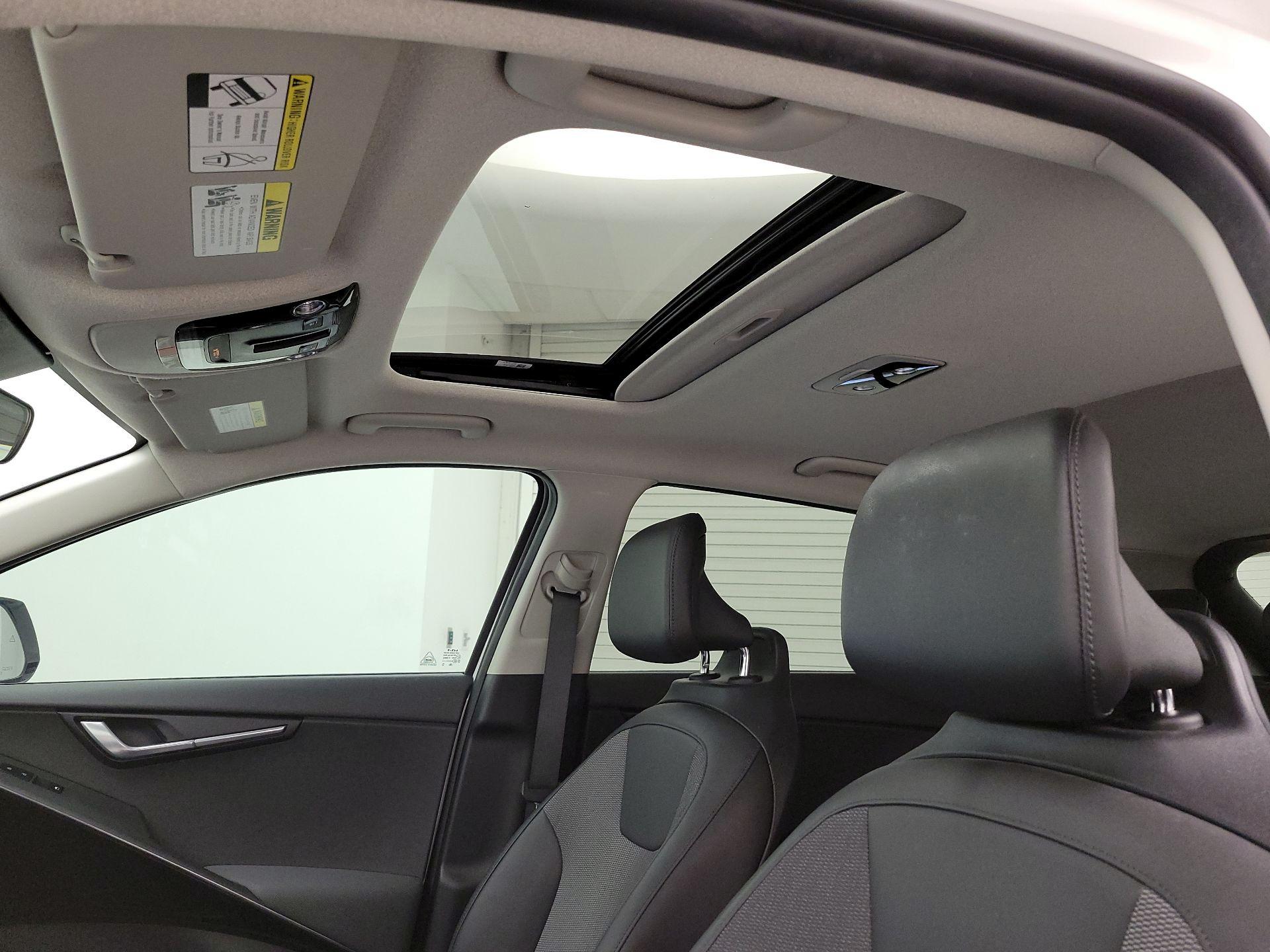 Thumbnail: 2023 Kia Niro - 20