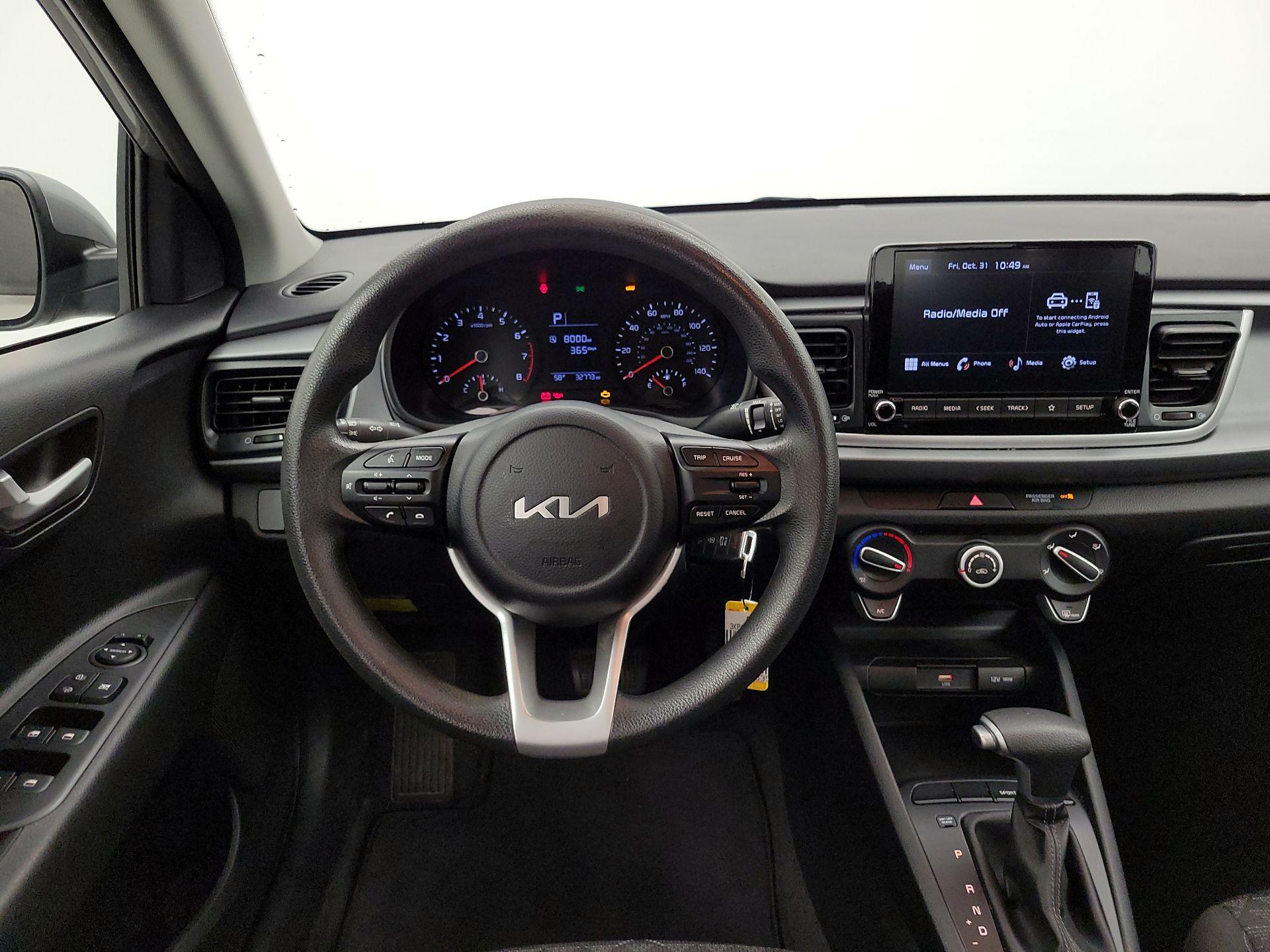 Thumbnail: 2023 Kia Rio - 10