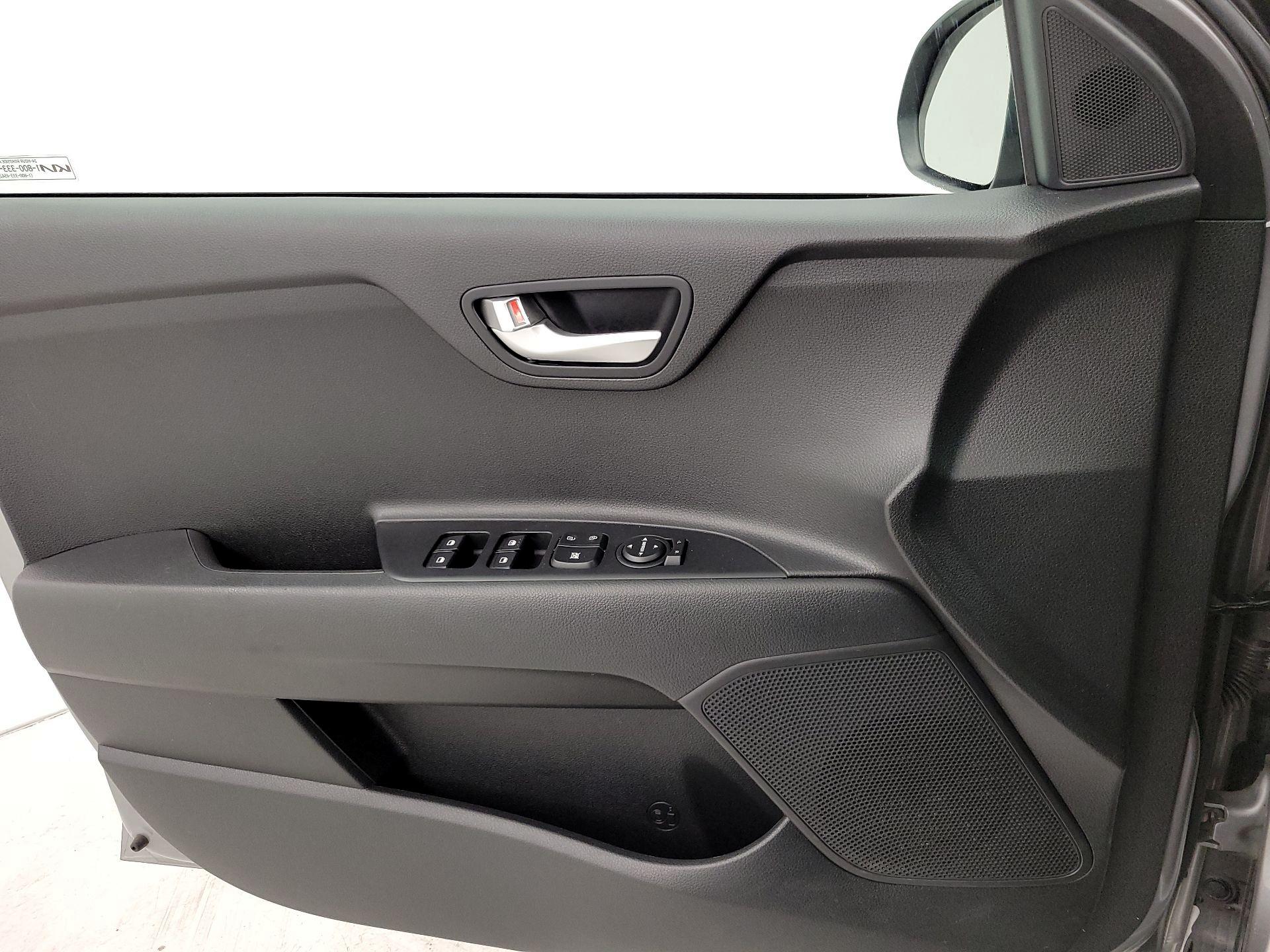 Thumbnail: 2023 Kia Rio - 12