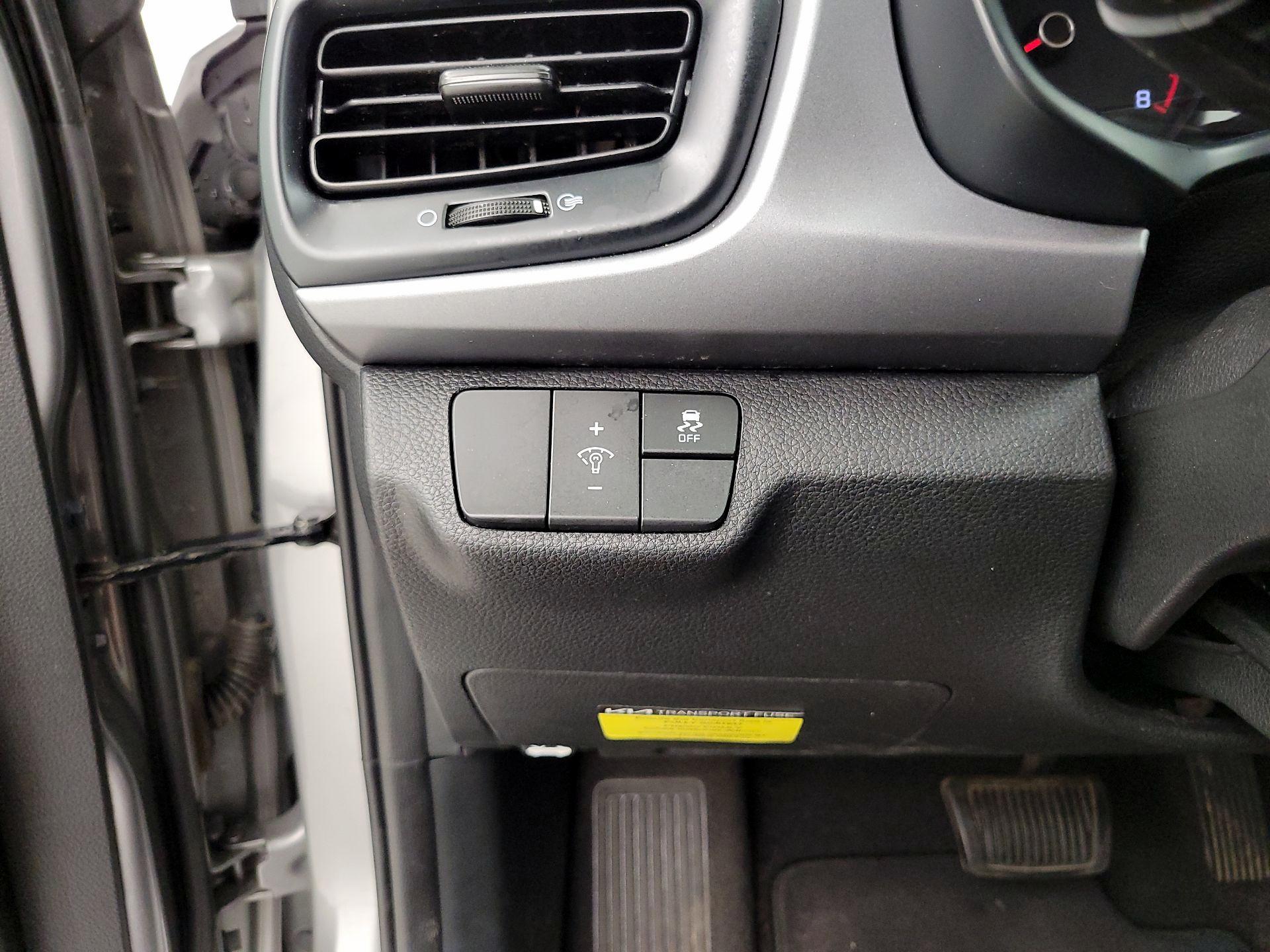 Thumbnail: 2023 Kia Rio - 13