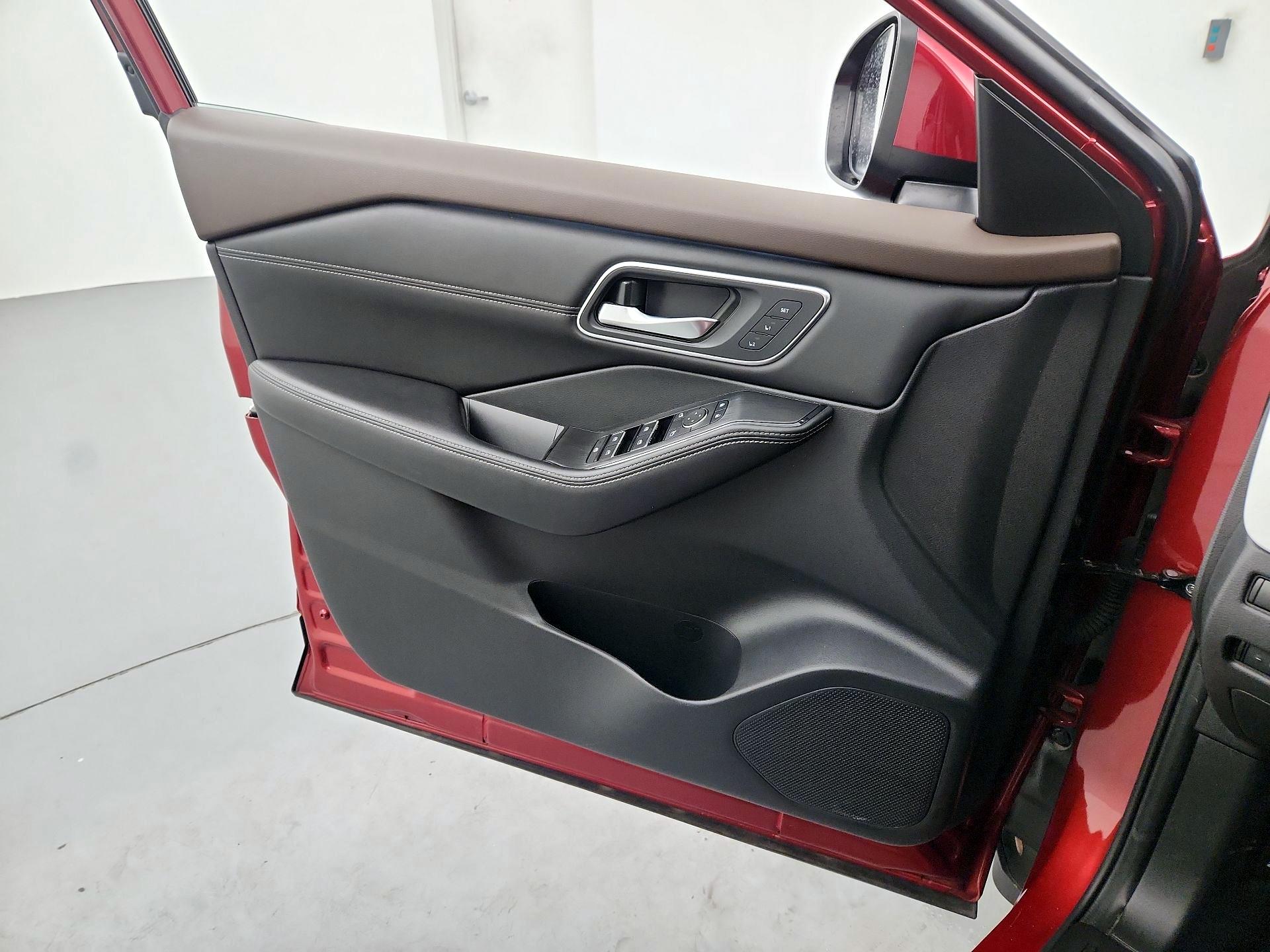 Thumbnail: 2022 Nissan Rogue - 12