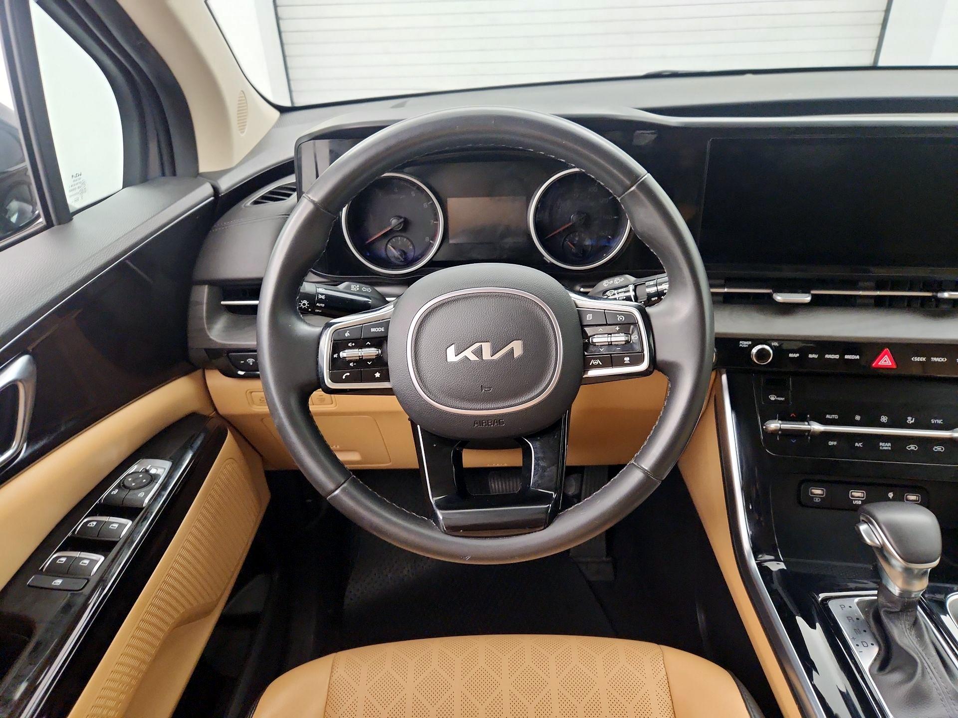 Thumbnail: 2023 Kia Carnival - 10