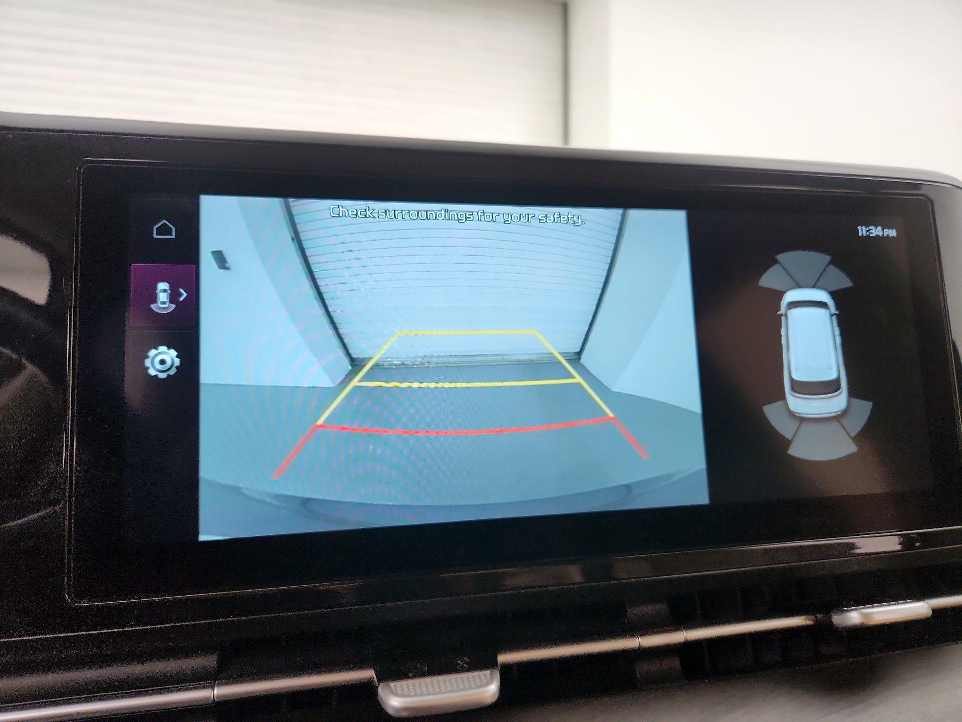 Thumbnail: 2023 Kia Carnival - 15