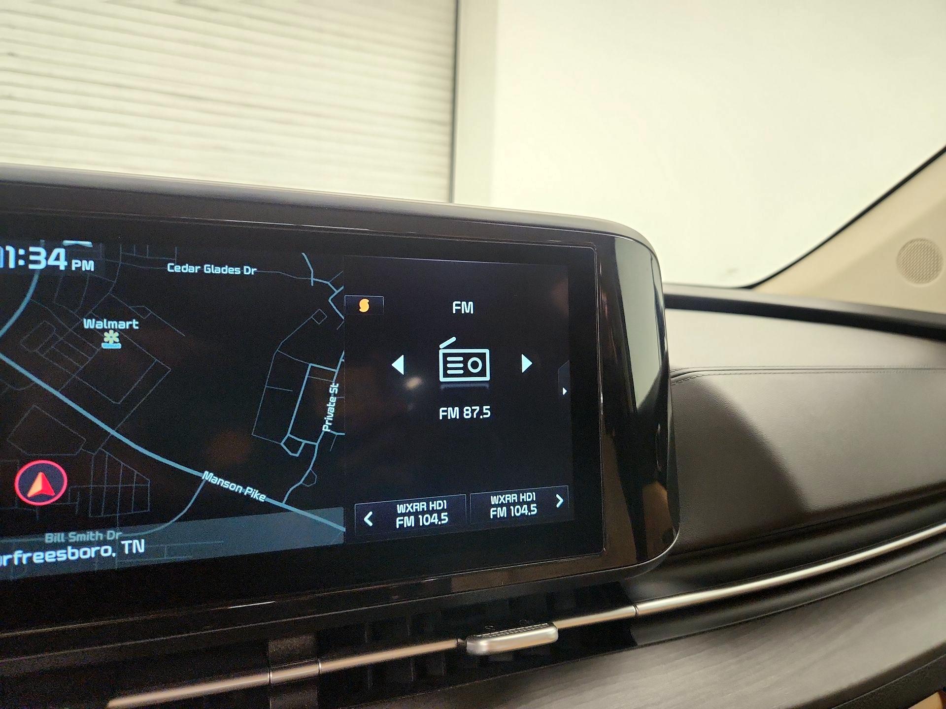 Thumbnail: 2023 Kia Carnival - 16