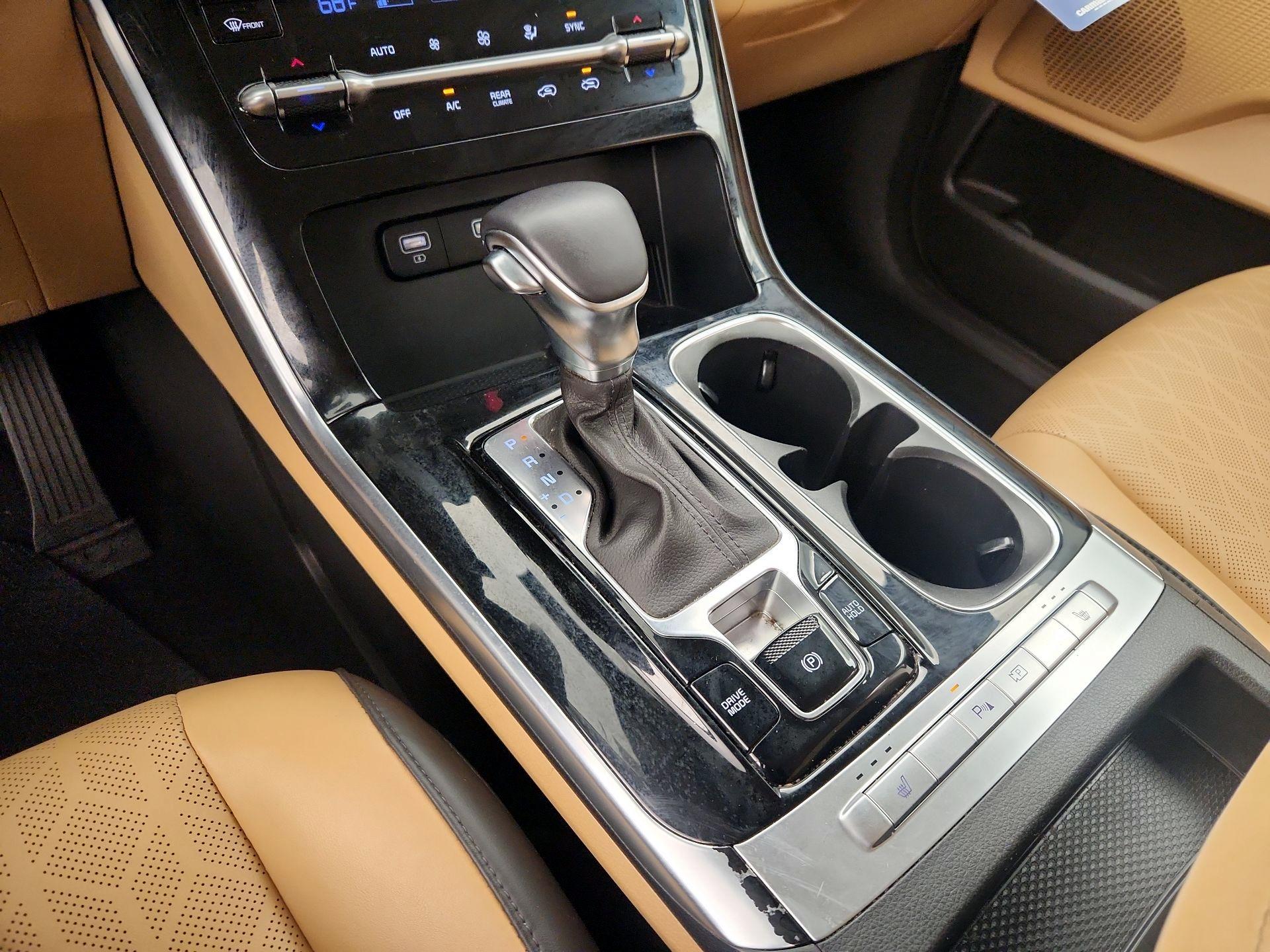 Thumbnail: 2023 Kia Carnival - 18