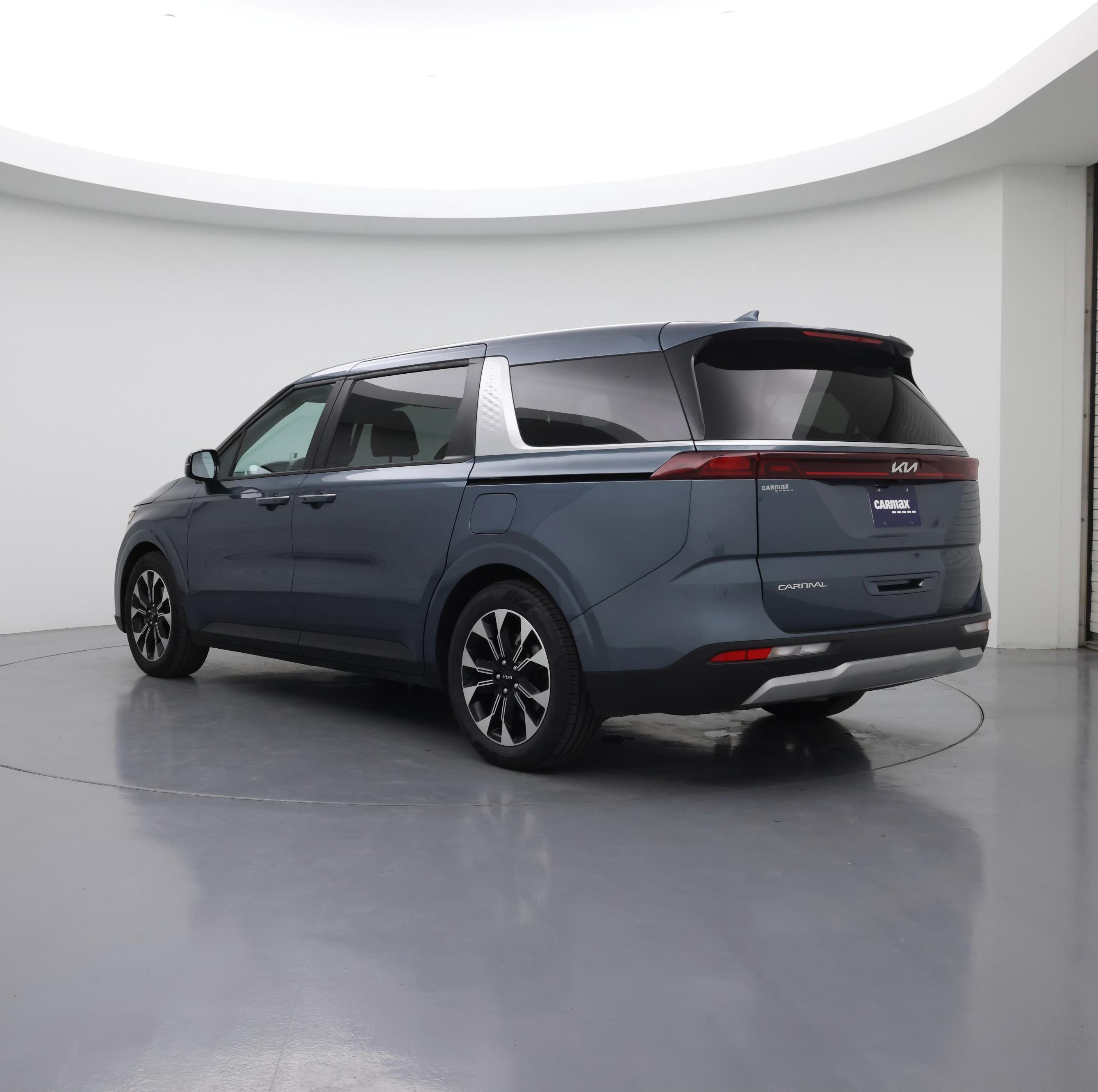 Thumbnail: 2023 Kia Carnival - 2