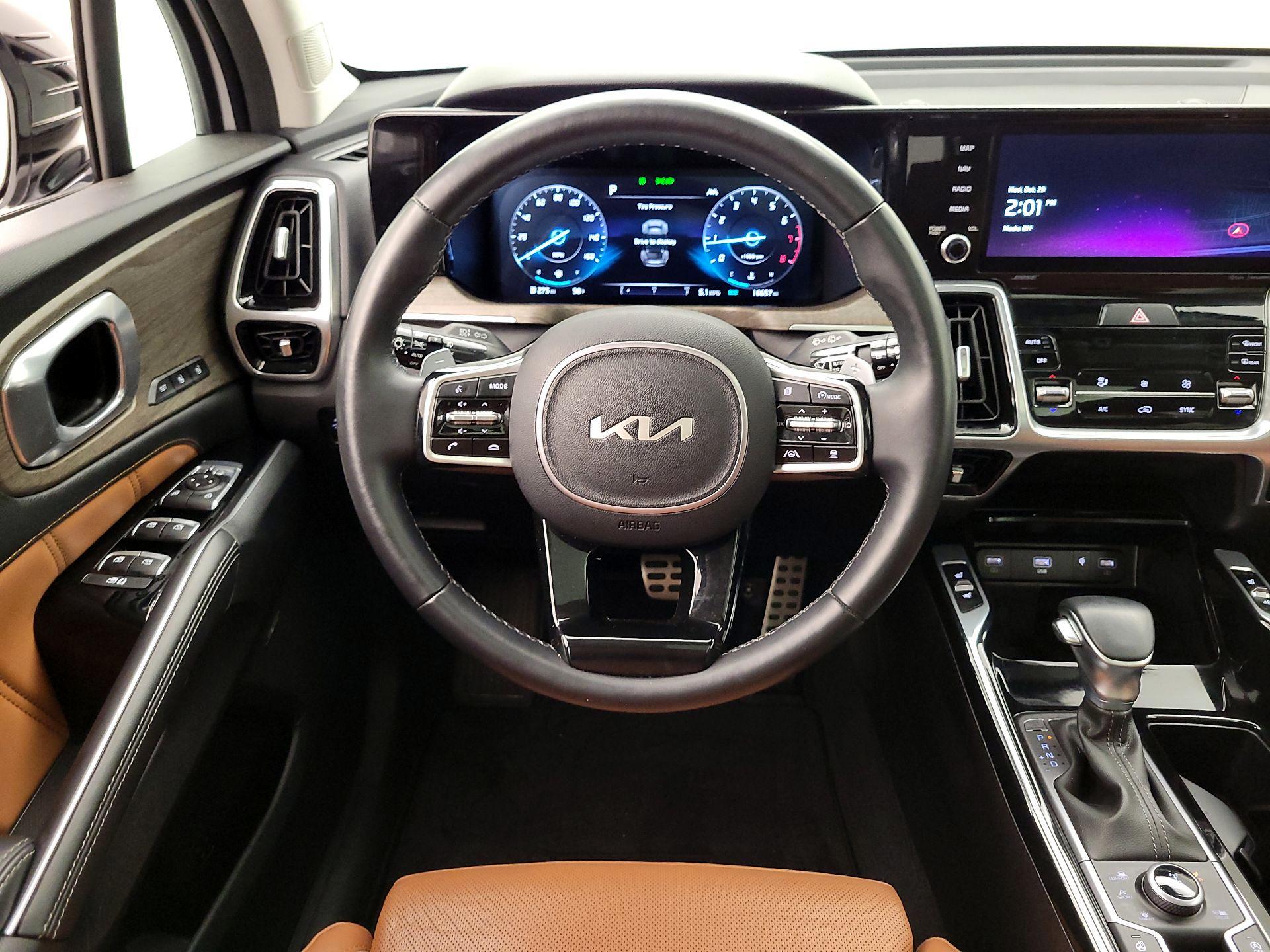 Thumbnail: 2023 Kia Sorento - 10