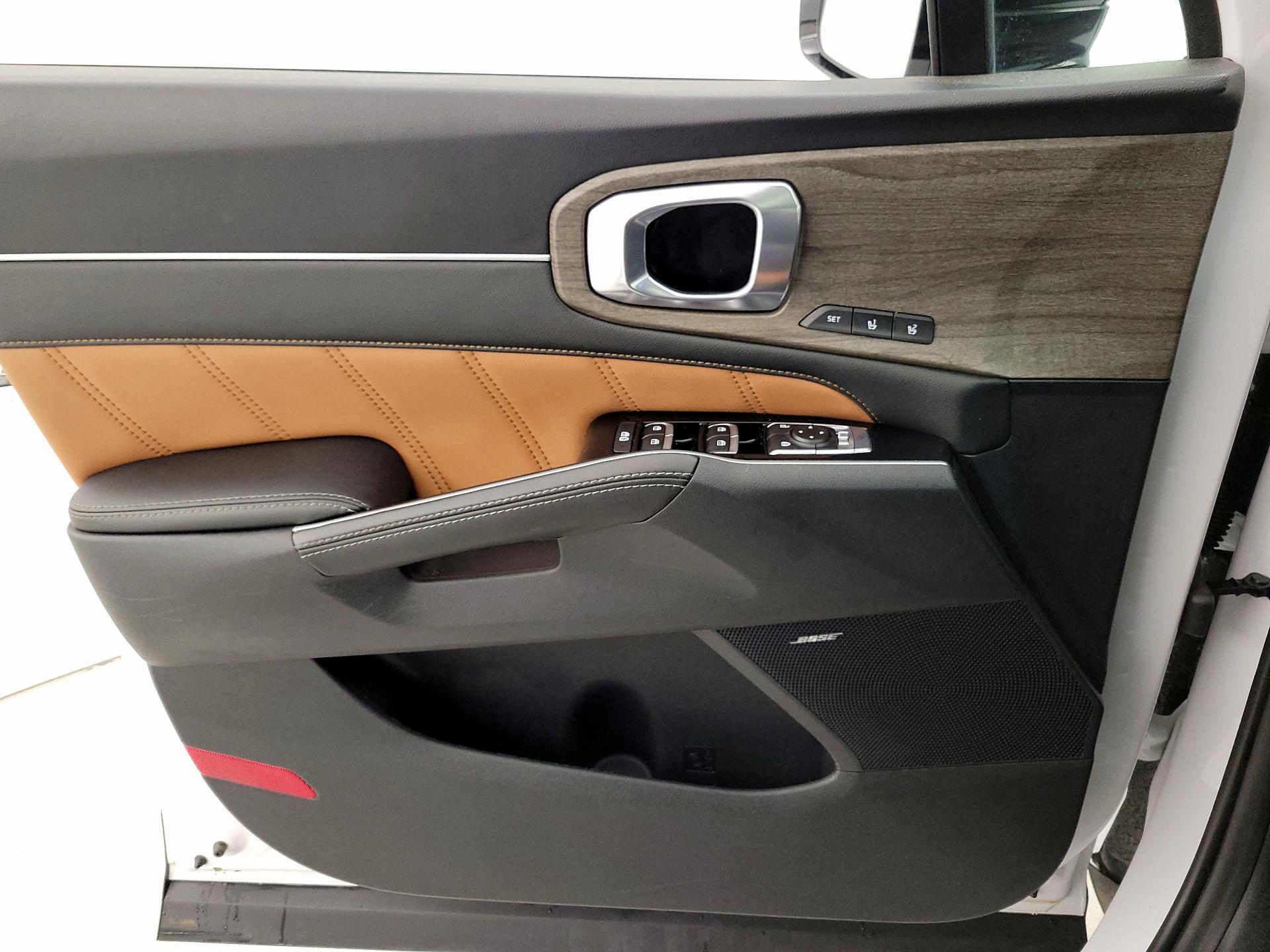 Thumbnail: 2023 Kia Sorento - 12