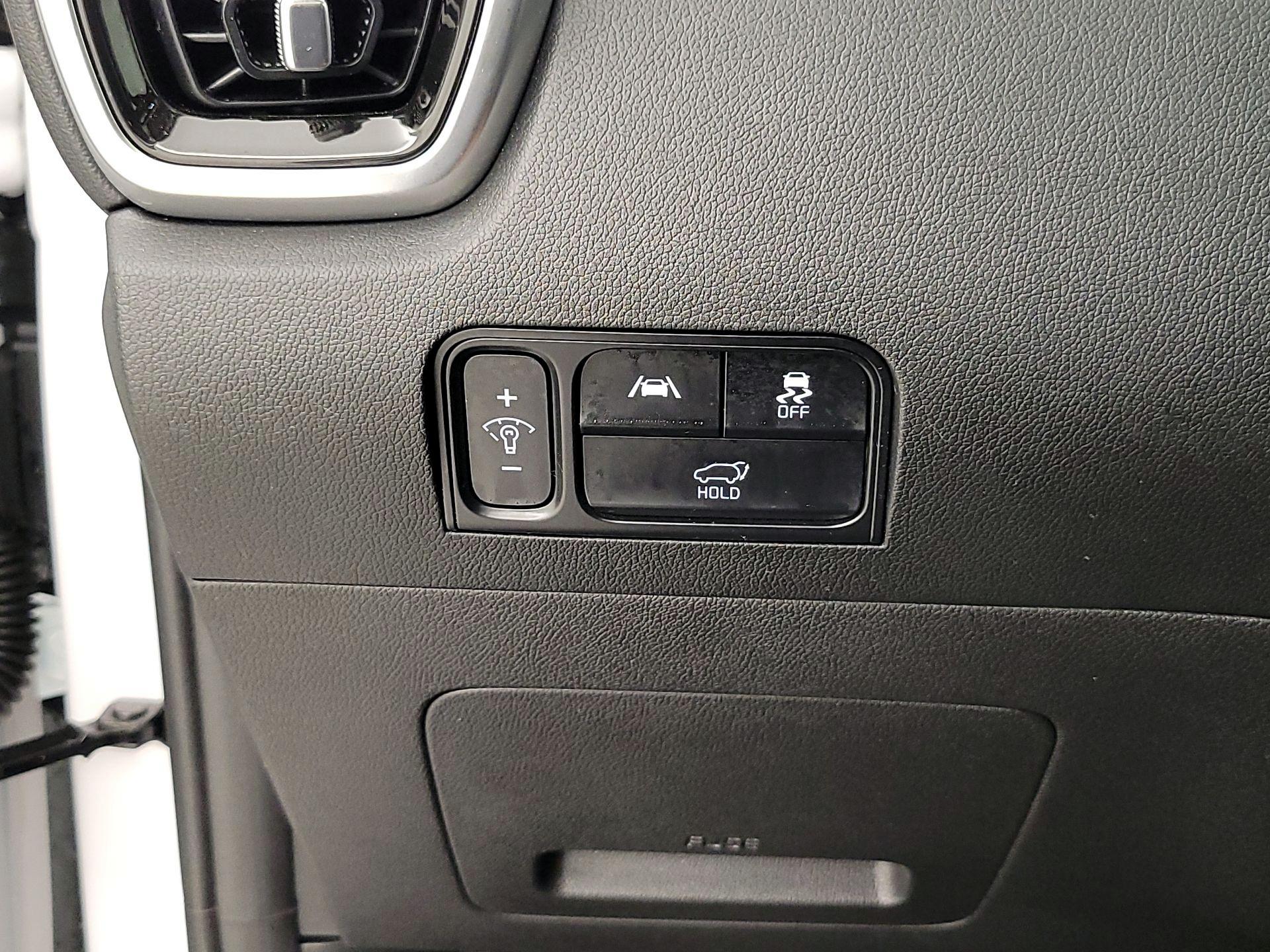 Thumbnail: 2023 Kia Sorento - 13