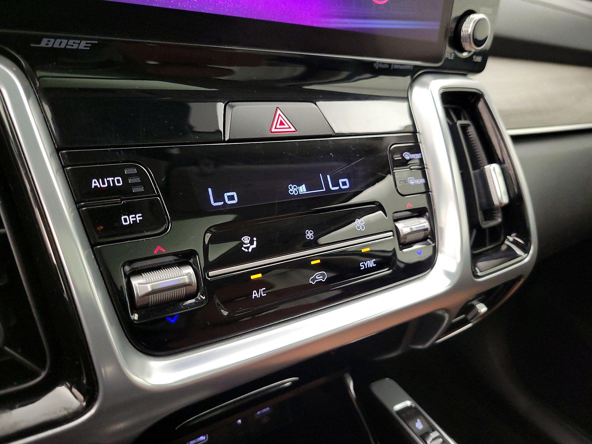 Thumbnail: 2023 Kia Sorento - 17