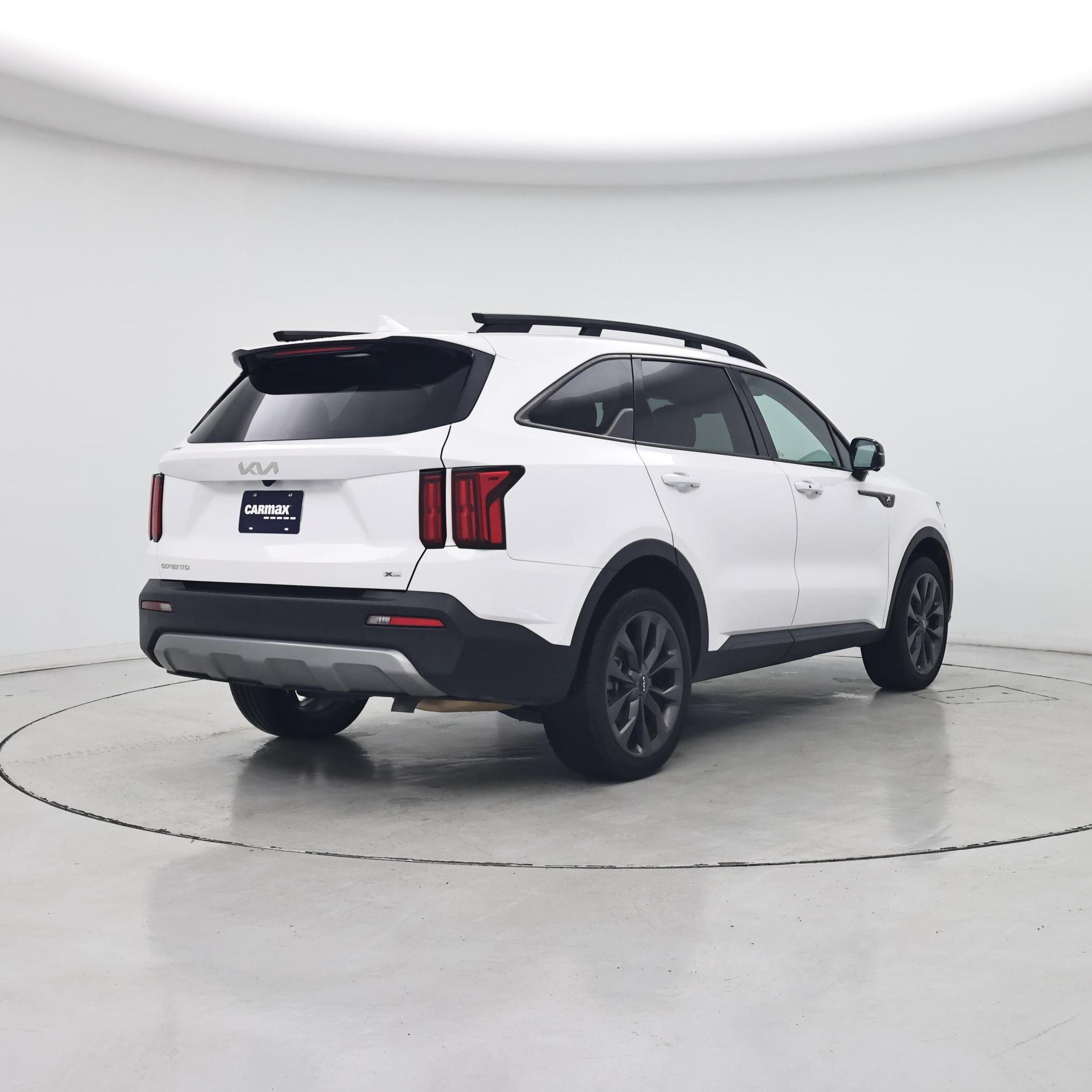 Thumbnail: 2023 Kia Sorento - 8