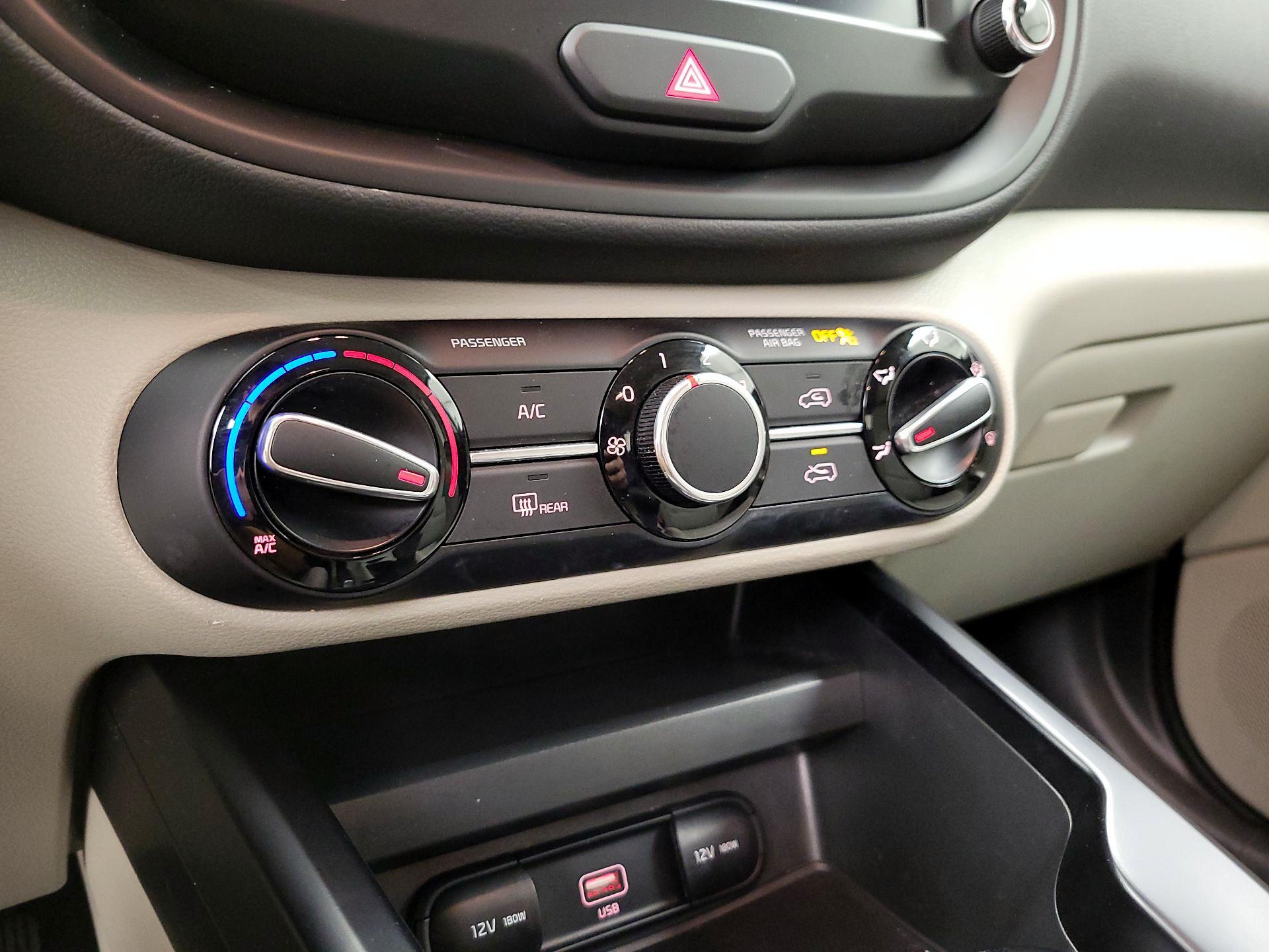 Thumbnail: 2022 Kia Soul - 16