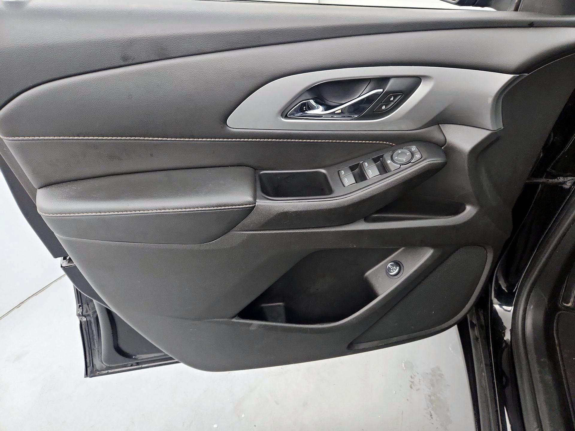 Thumbnail: 2021 Chevrolet Traverse - 12