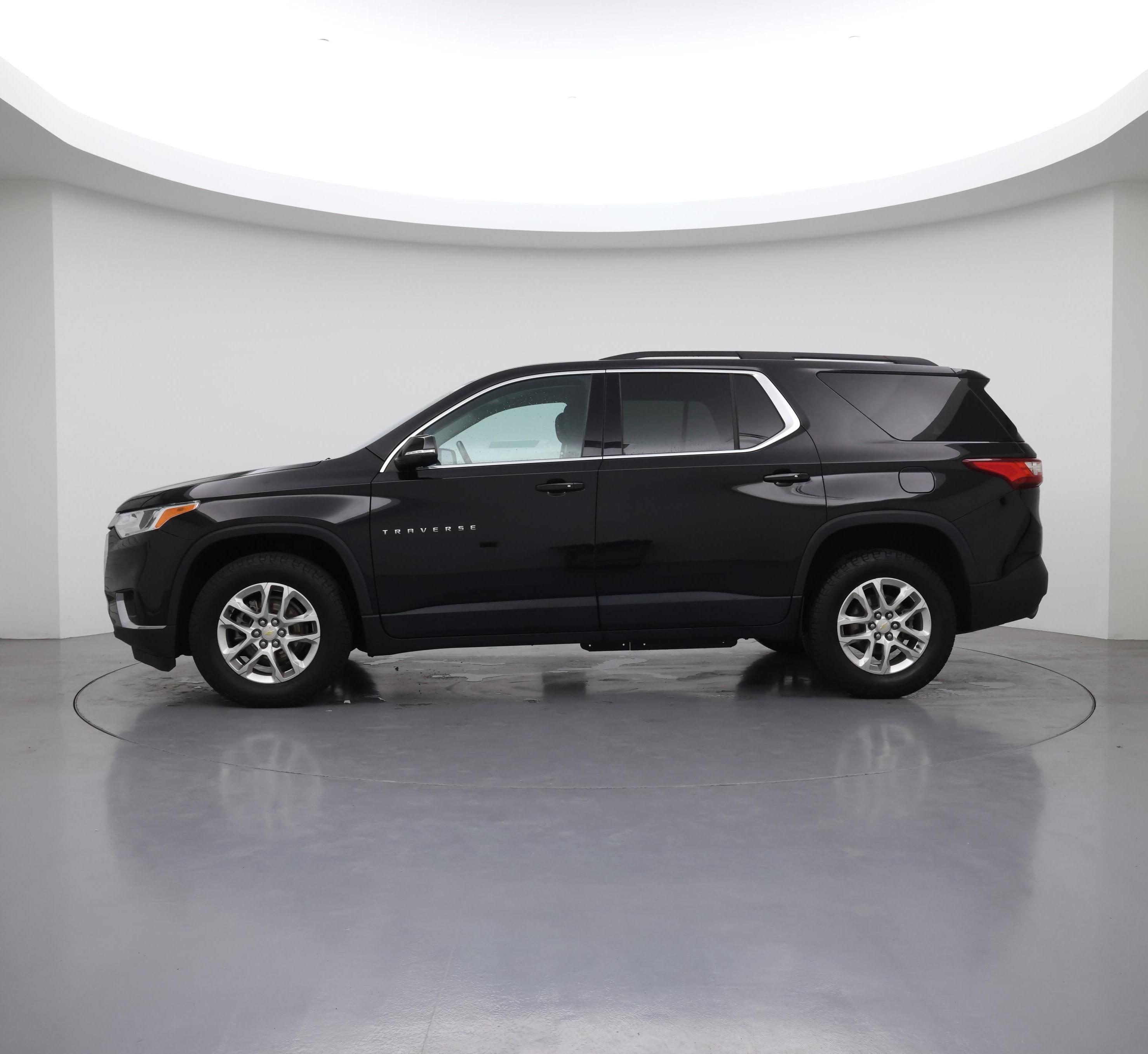 Thumbnail: 2021 Chevrolet Traverse - 3