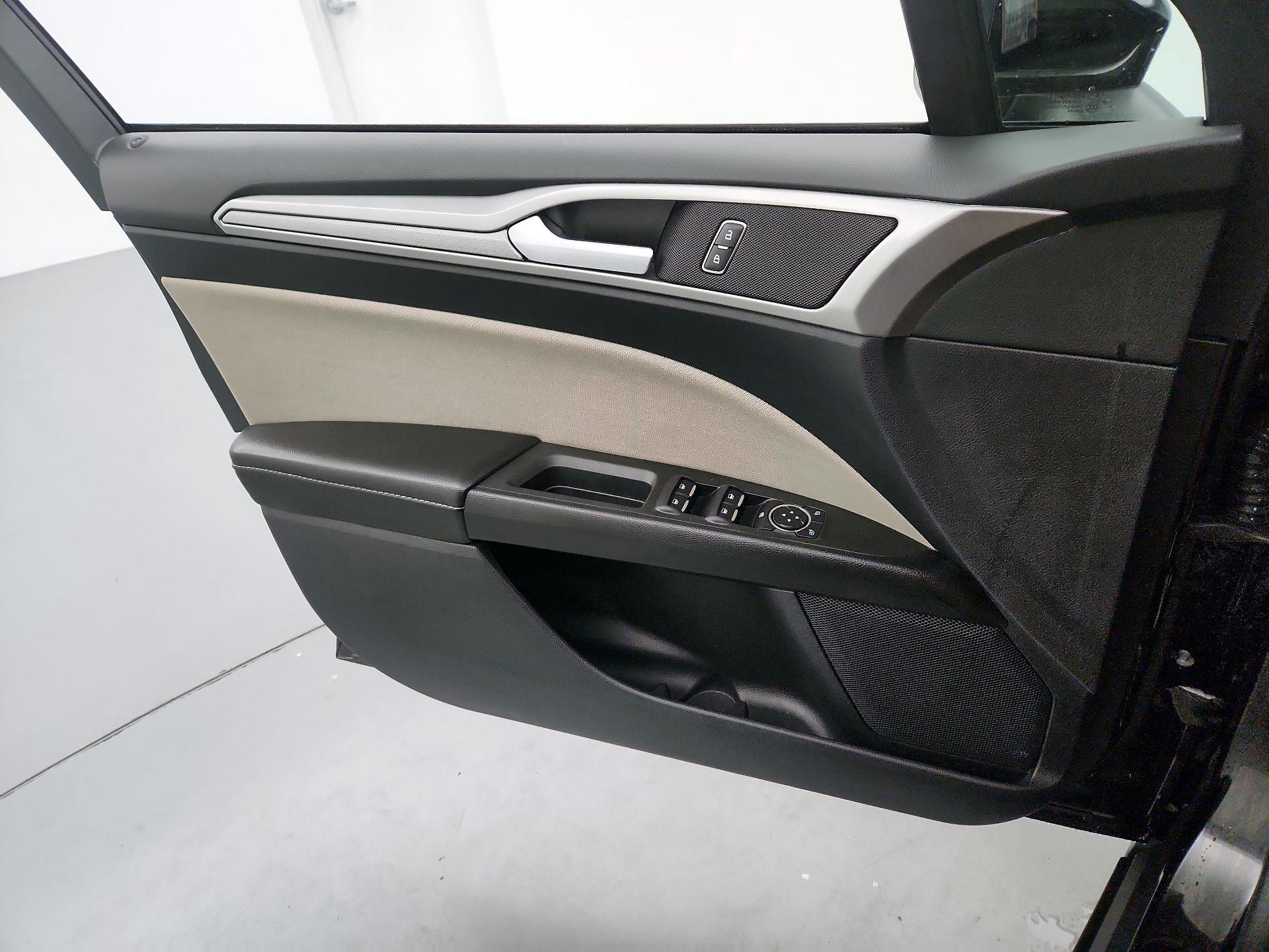 Thumbnail: 2020 Ford Fusion - 12