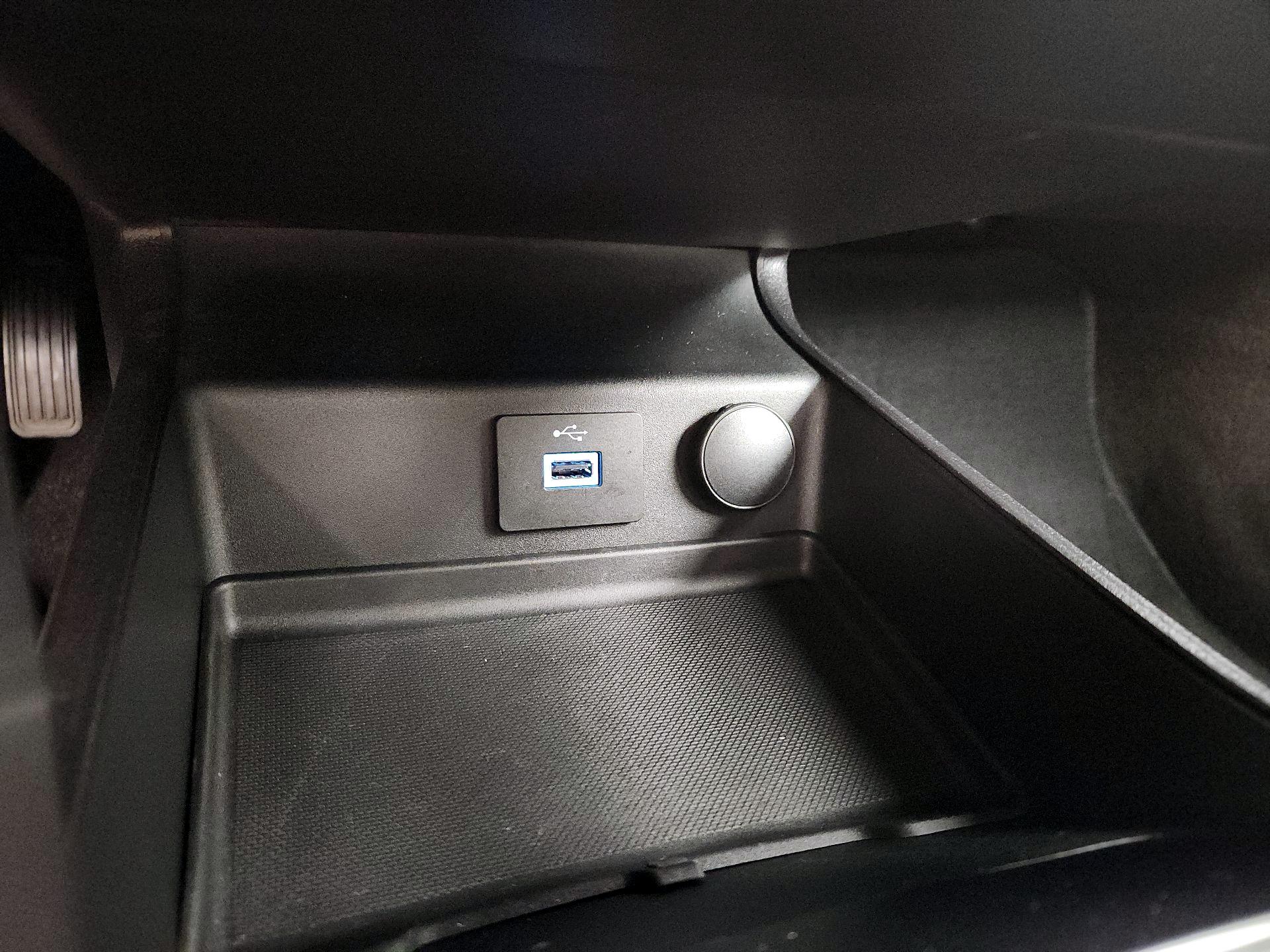 Thumbnail: 2020 Ford Fusion - 18