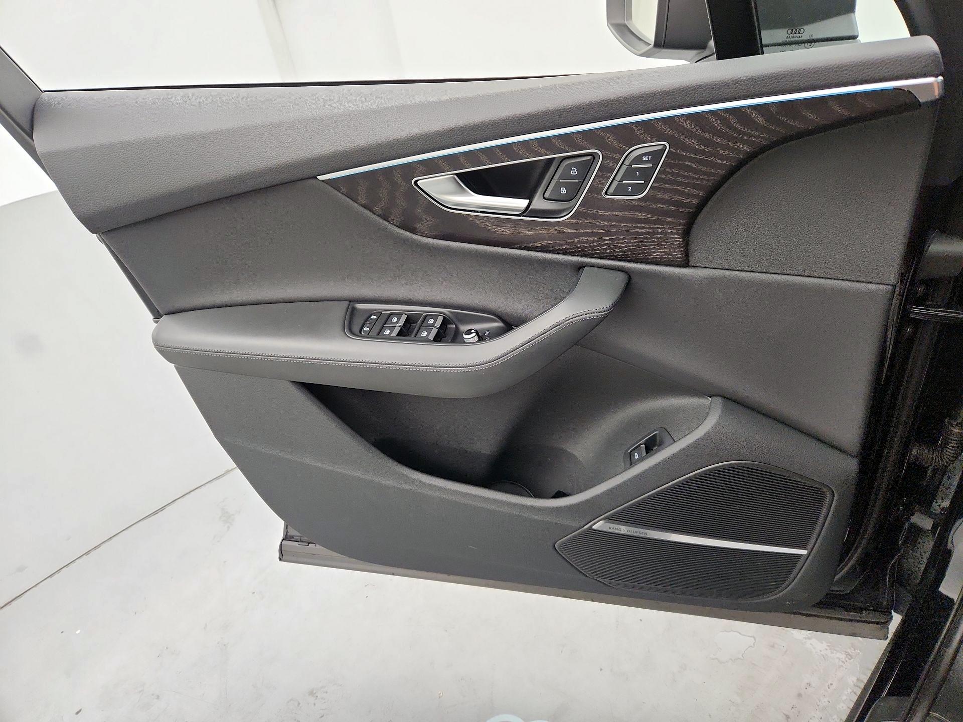 Thumbnail: 2022 Audi Q7 - 12