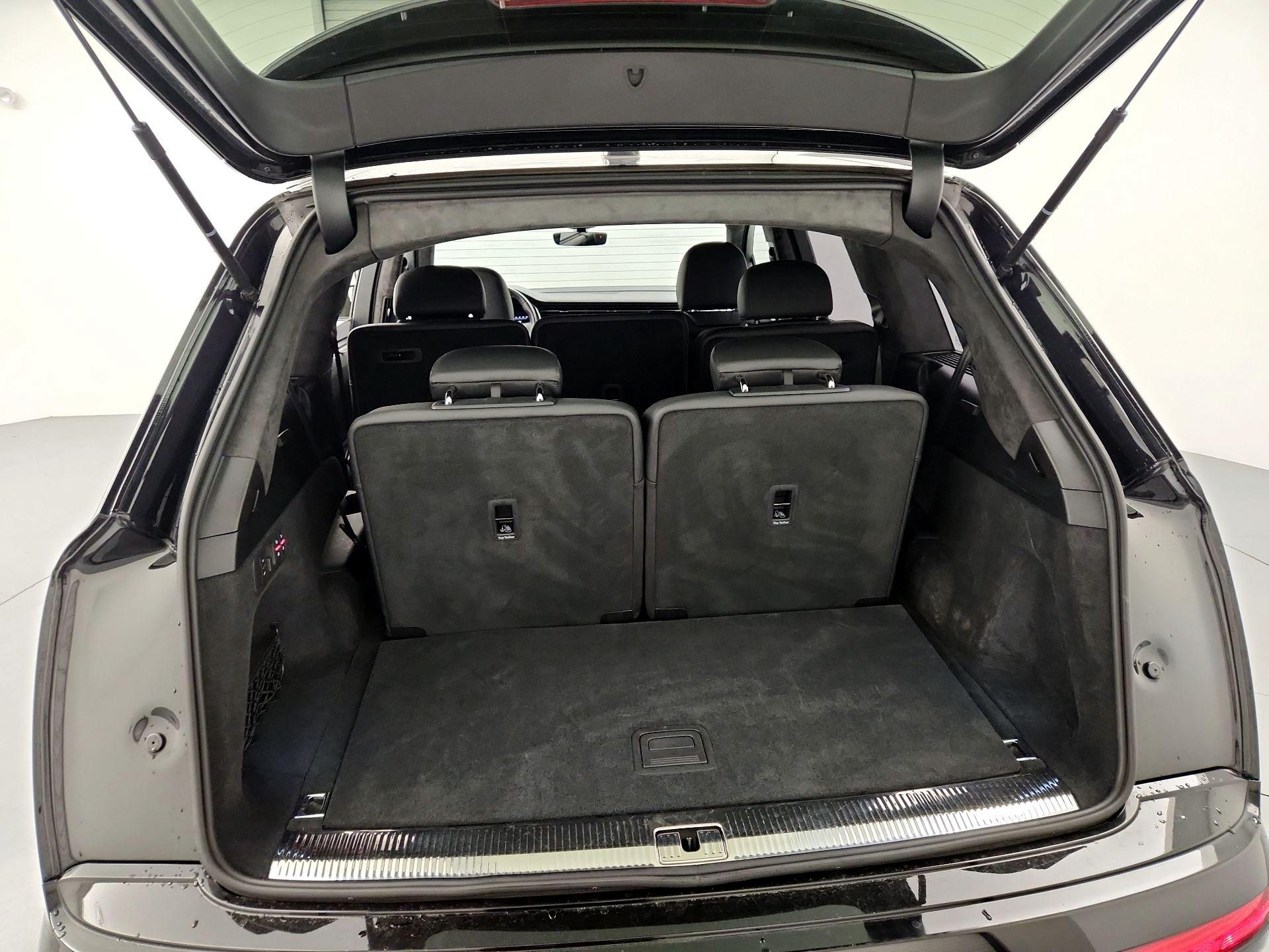 Thumbnail: 2022 Audi Q7 - 19