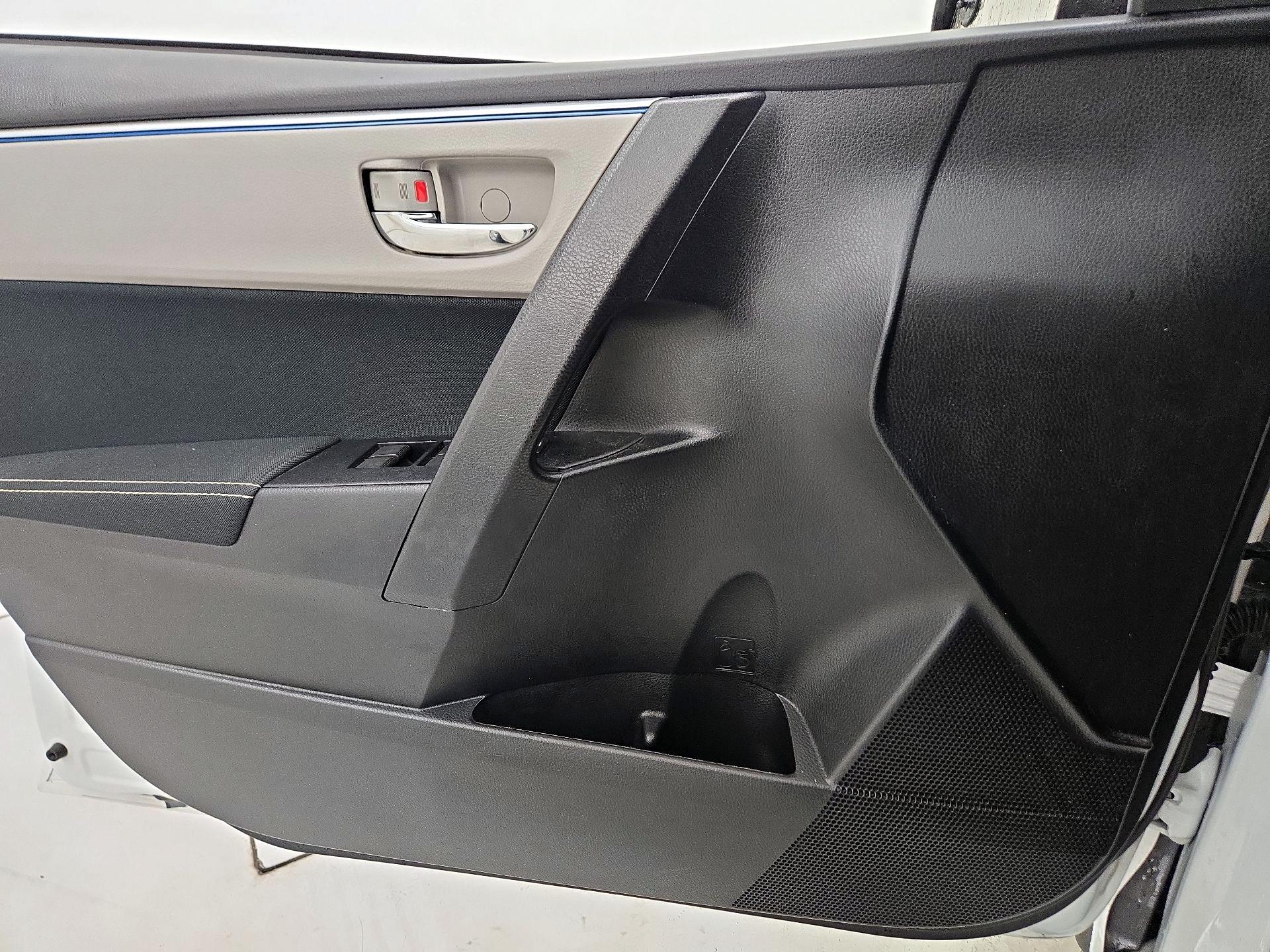 Thumbnail: 2016 Toyota Corolla - 12