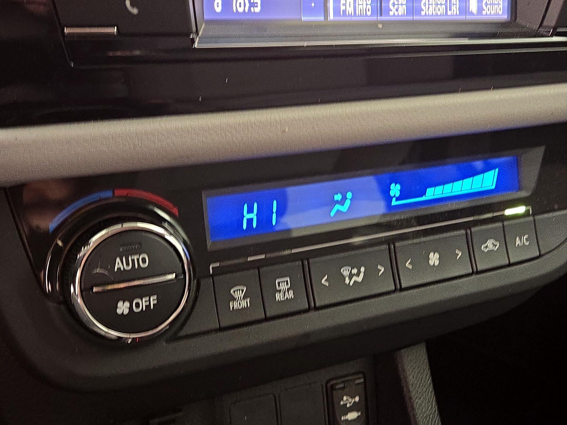 Thumbnail: 2016 Toyota Corolla - 16