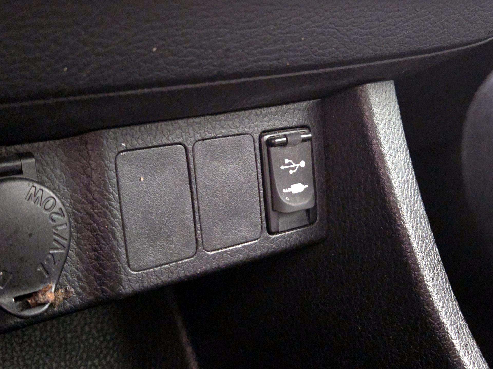 Thumbnail: 2016 Toyota Corolla - 18