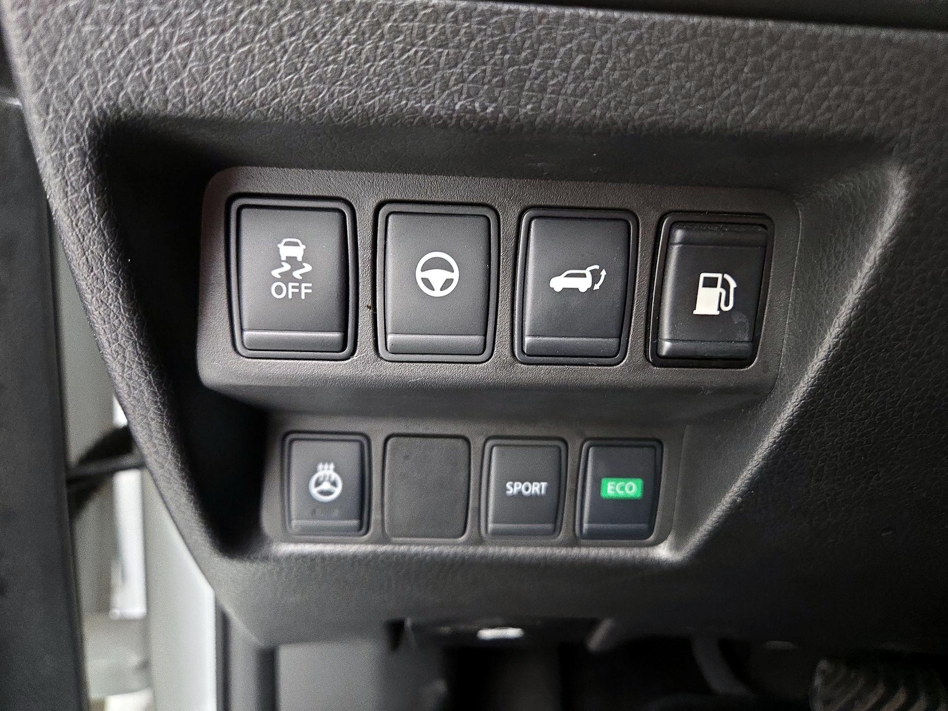 Thumbnail: 2018 Nissan Rogue - 13