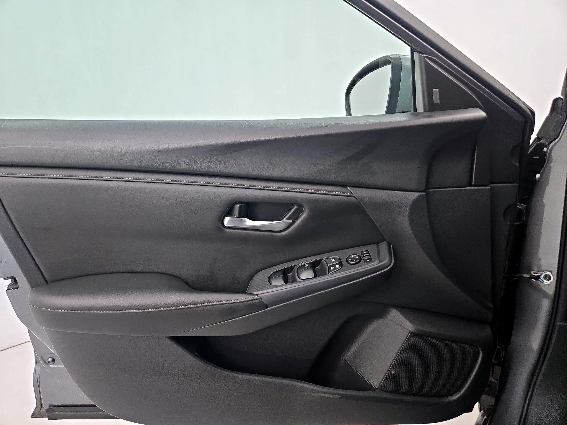 Thumbnail: 2023 Nissan Sentra - 12