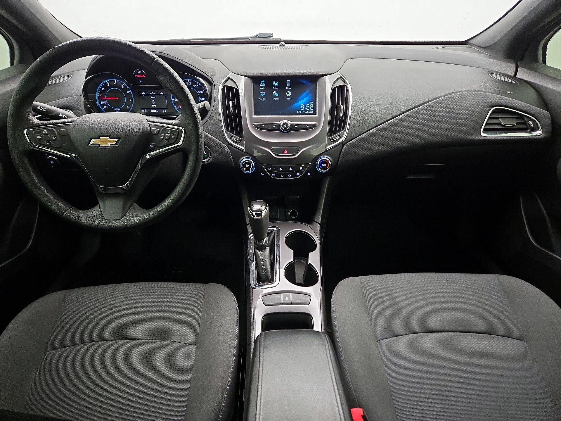 Thumbnail: 2018 Chevrolet Cruze - 9