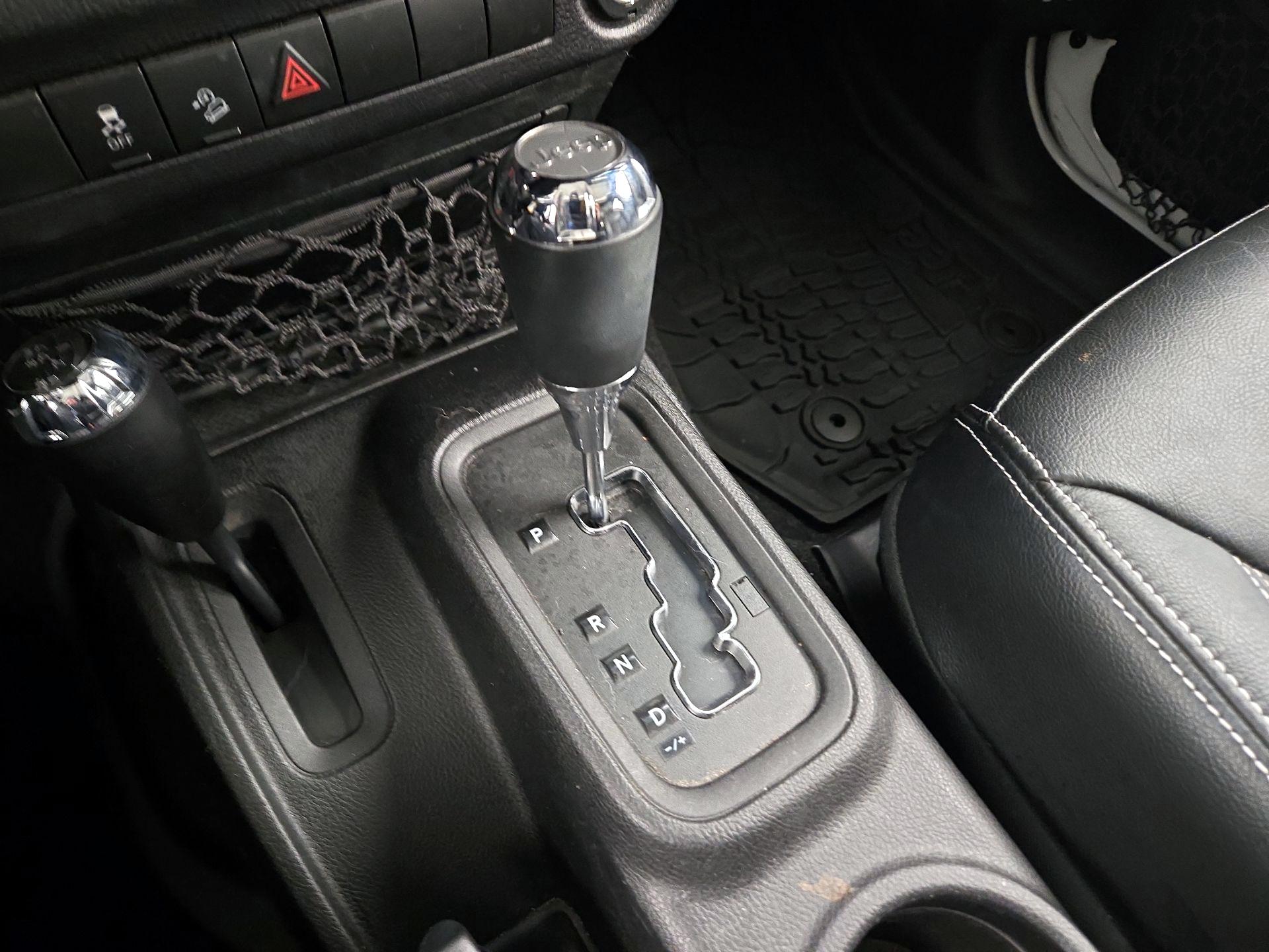 Thumbnail: 2016 Jeep Wrangler - 15